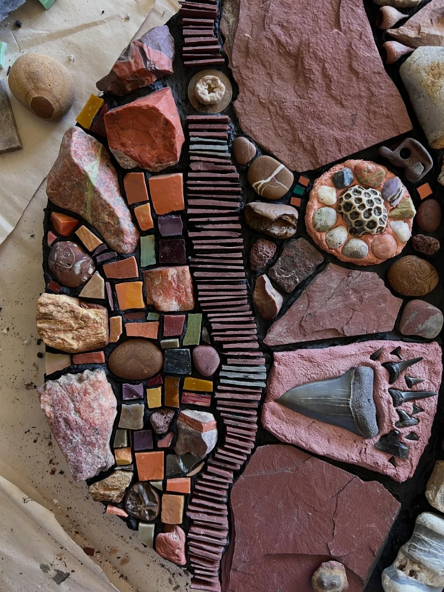 Making progress. 

#mosaiccommission #makersgonnamake #mosaic #rockart #avlart