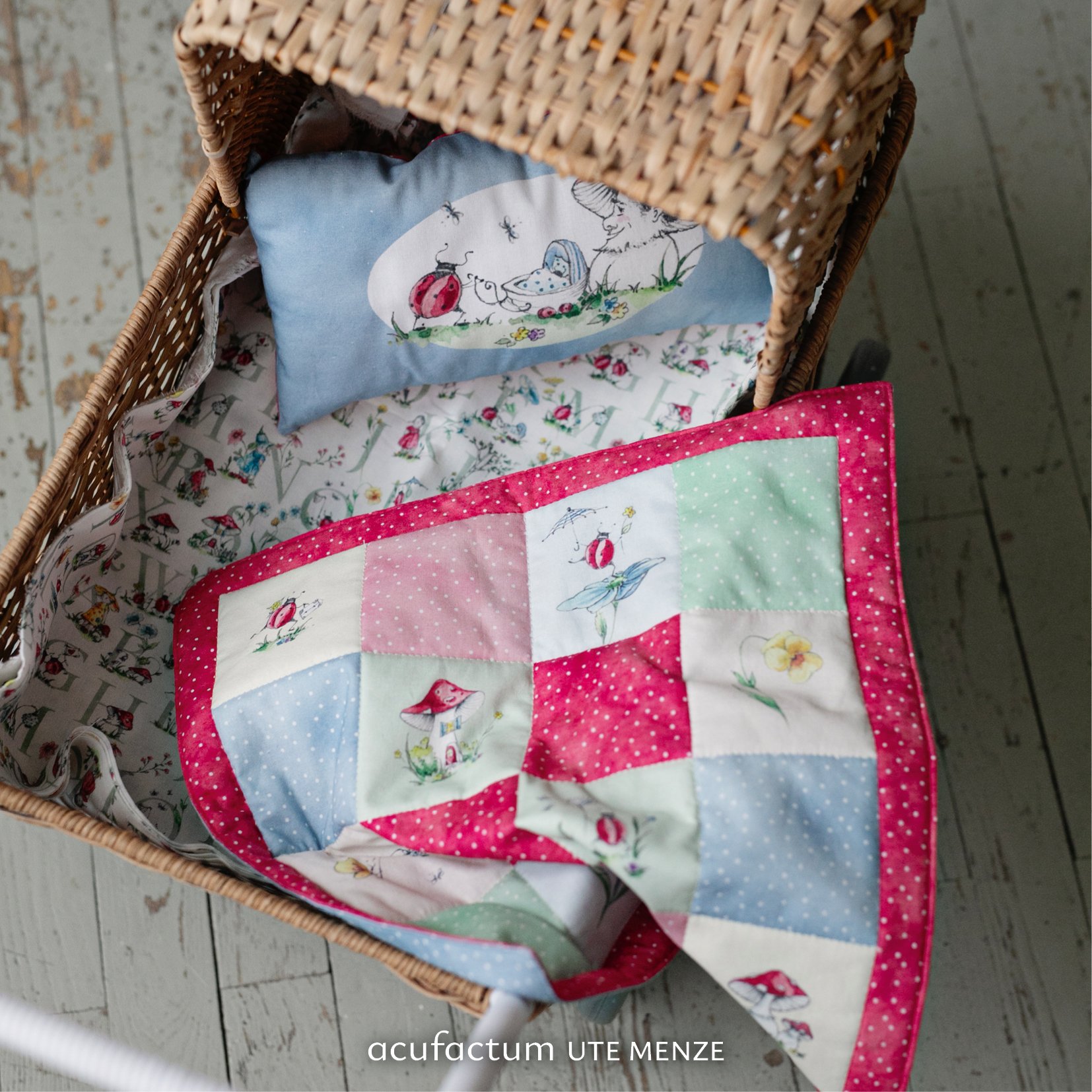 elmhirst-fabrics-lotti's-darling-3523-995-meadow-alphabet-3523-965-acufactum-1.jpg