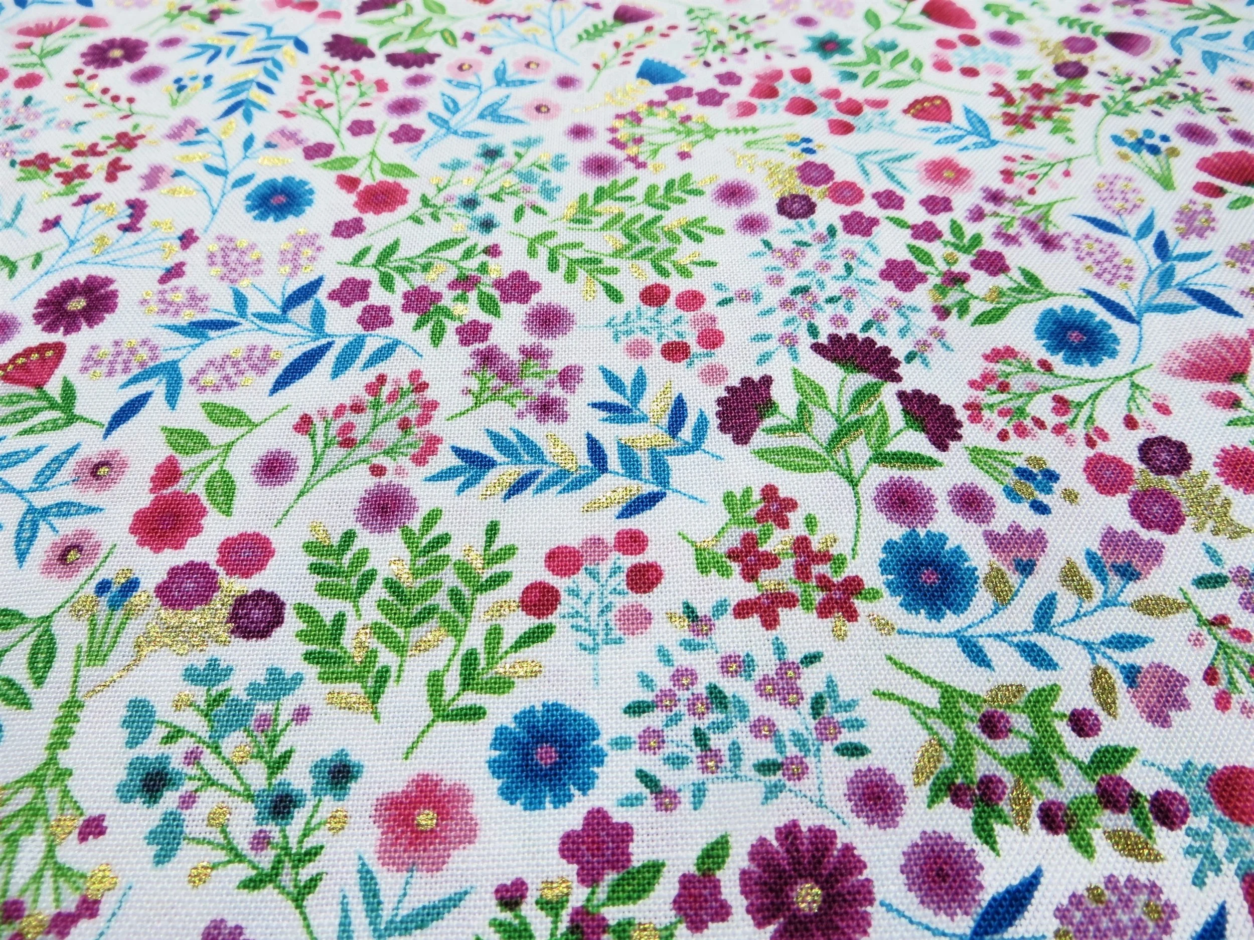 Jaipur Floral White by Makower — Elmhirst Fabrics