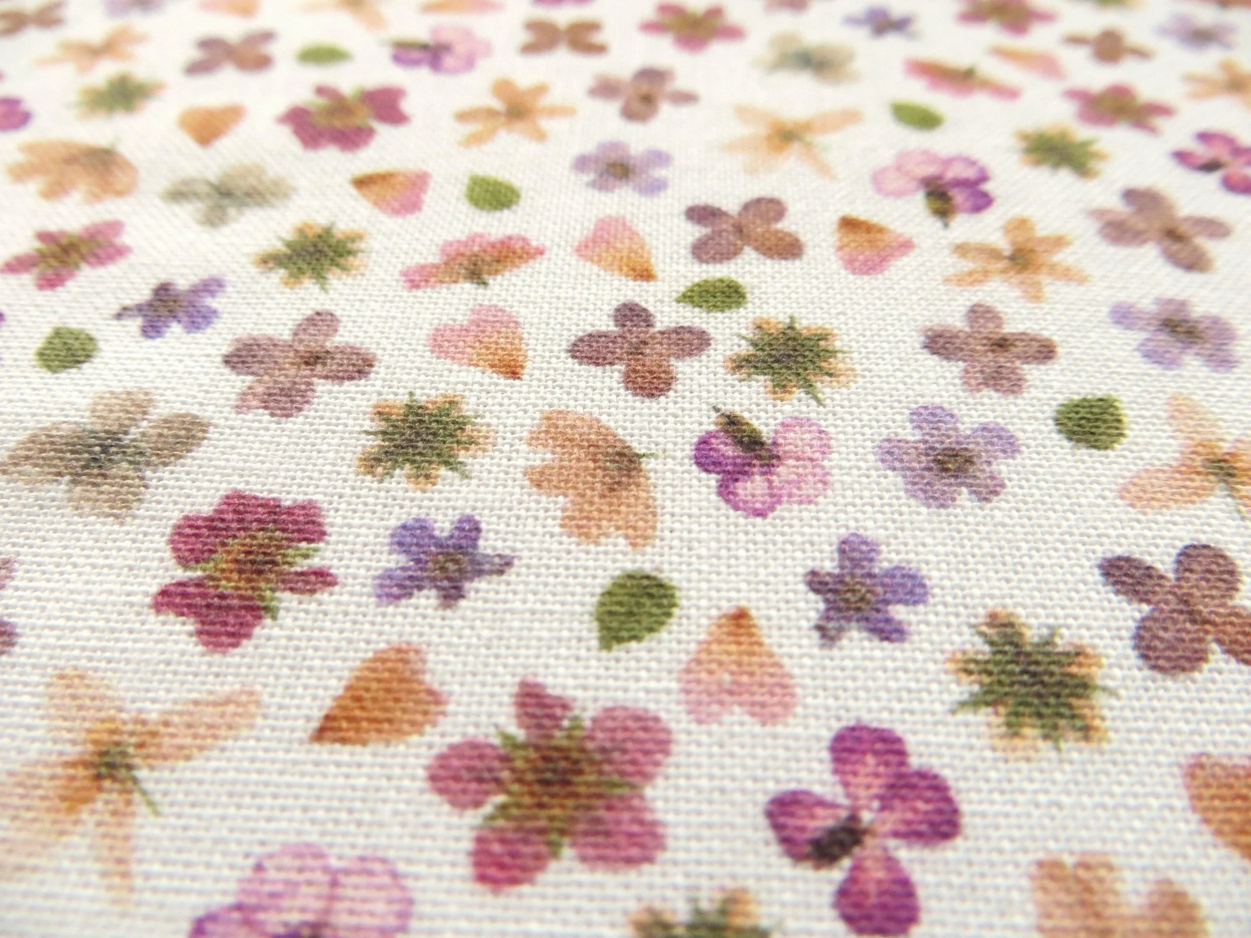 elmhirst-fabrics-little-blossom-romance-3523-2020-acufactum-4.JPG