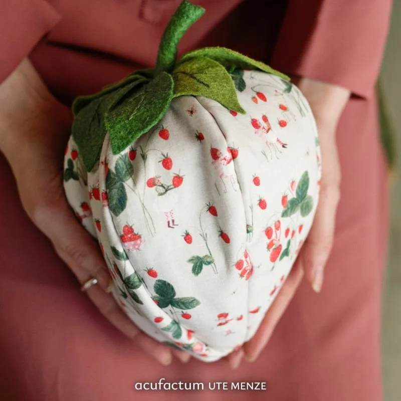 elmhirst-fabrics-strawberry-harvest-3523-2029-acufactum-2.jpg
