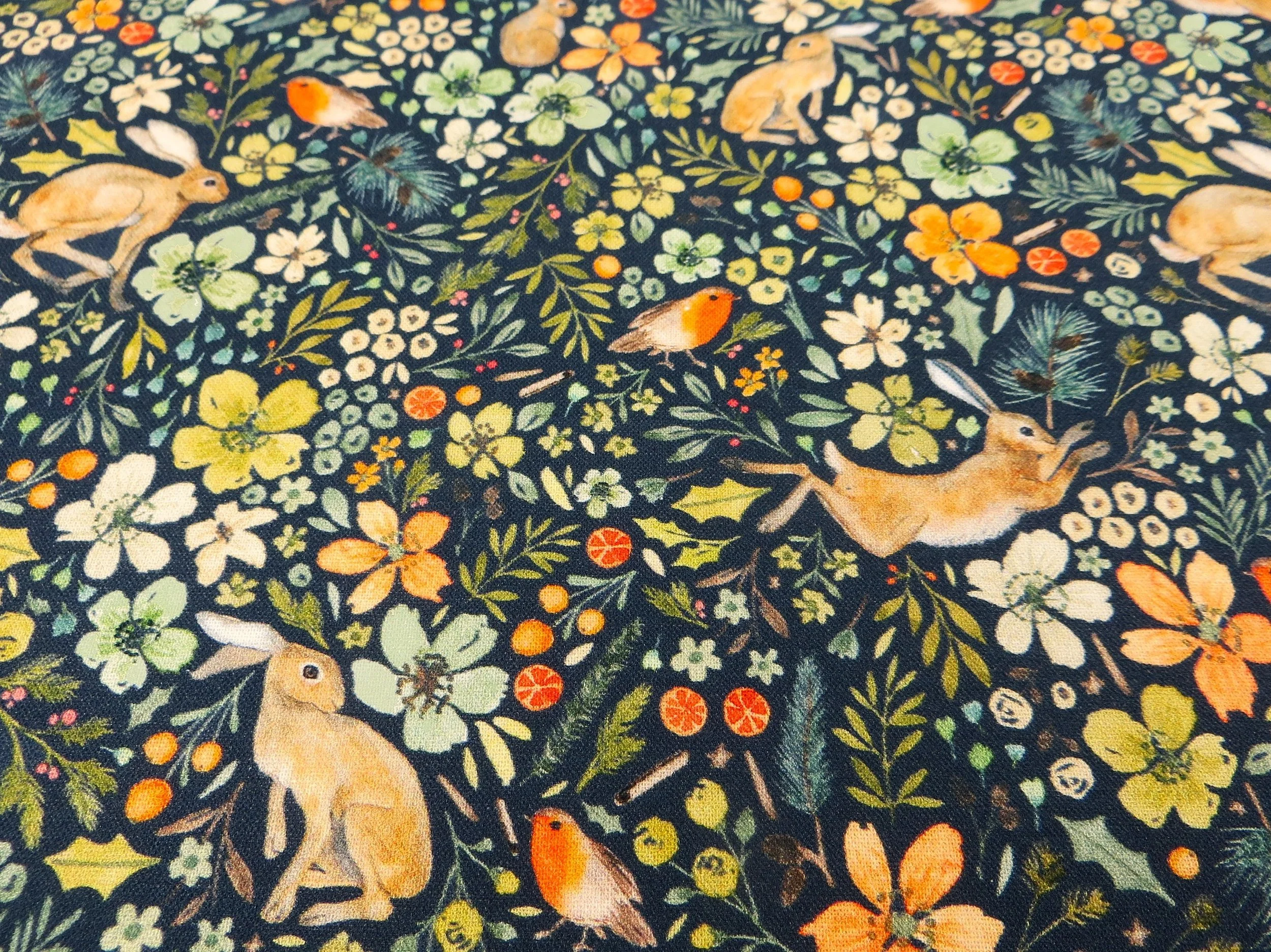 elmhirst-fabrics-hedgerow-hares-10503179-westfalenstoffe-2.JPG