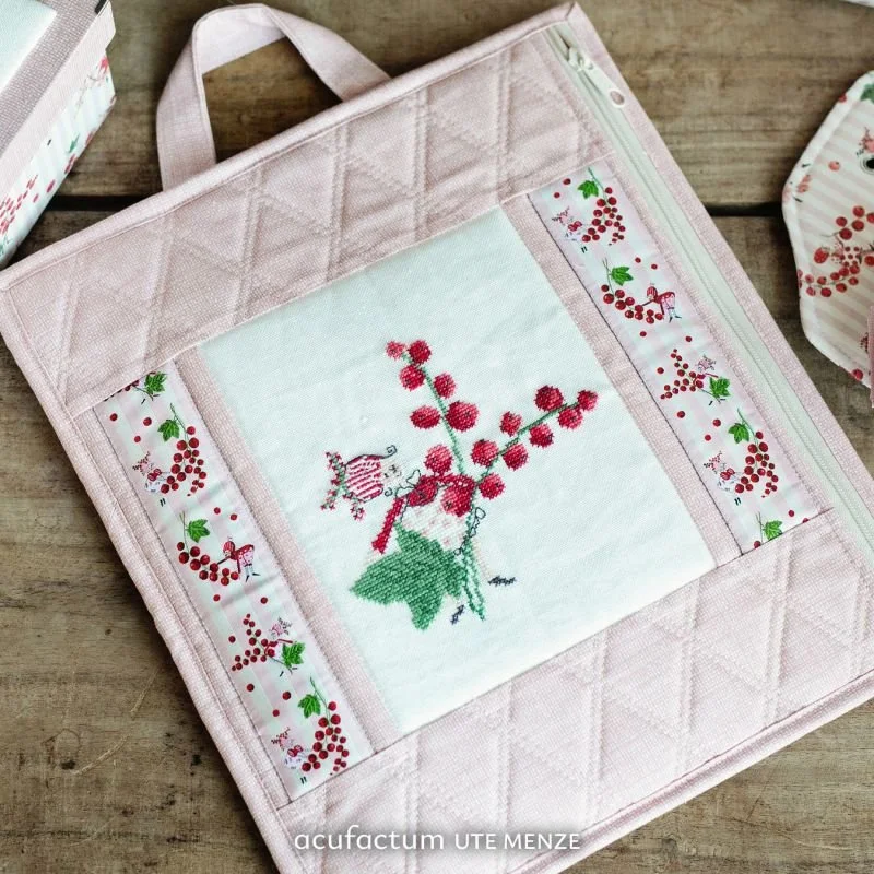 currant-joy-ribbon-2.jpg