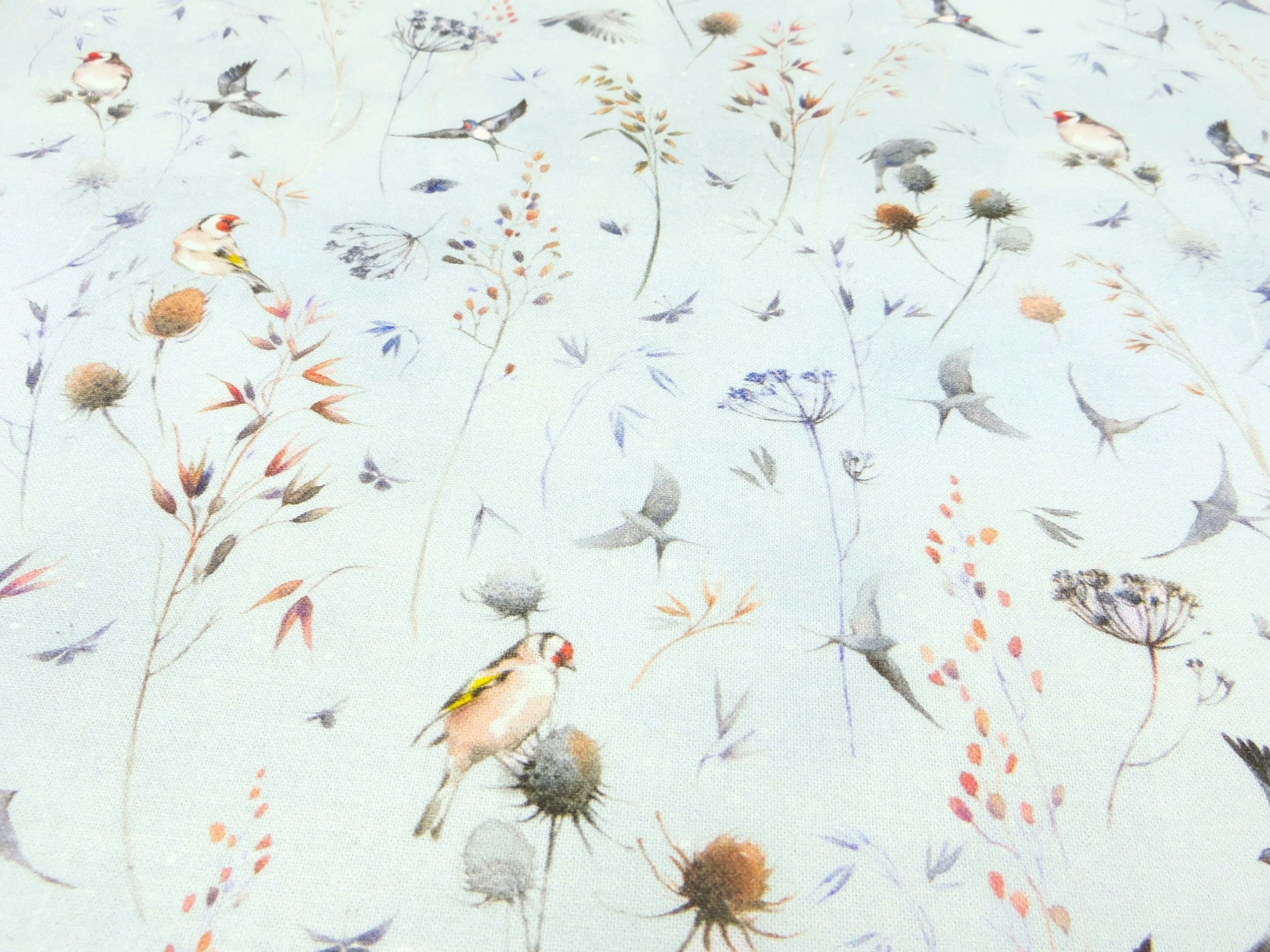 elmhirst-fabrics-meadow-magic-swallow-flight-3523-981-acufactum-3.jpg