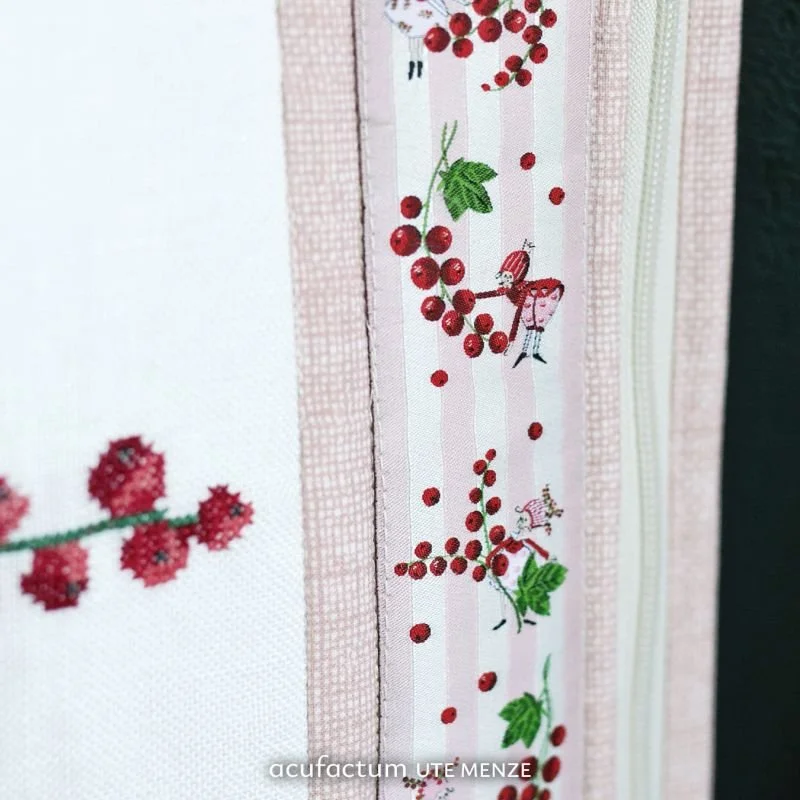 Currant Joy 40mm Woven Ribbon