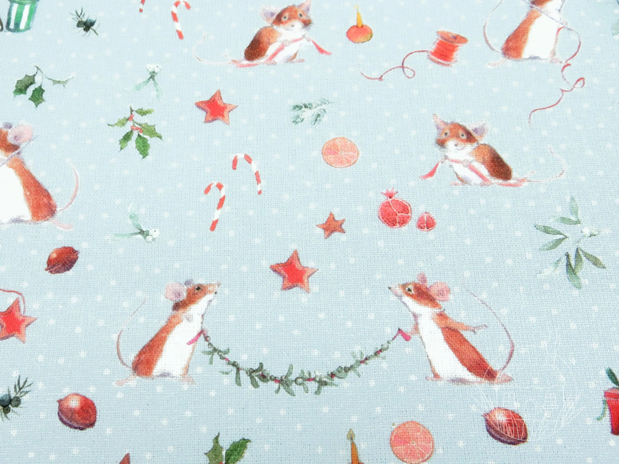elmhirst-fabrics-christmas-mice-3523-2013-acufactum-3.jpg