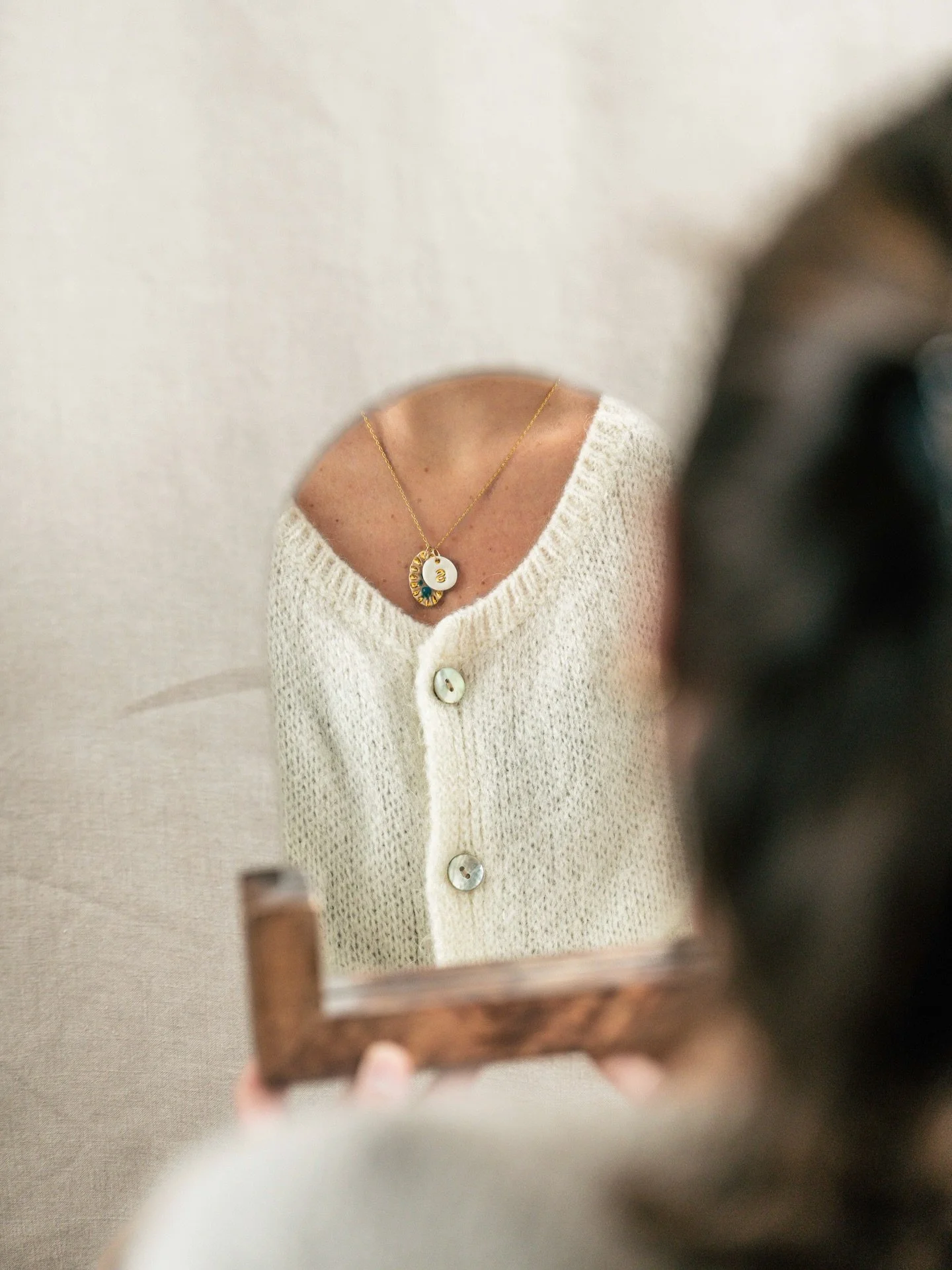 Quelques bijoux qui seront tr&egrave;s bient&ocirc;t disponibles sur le e-shop  que je vais acheter ouvrir temporairement pour les cadeaux des f&ecirc;tes de fin d&rsquo;ann&eacute;e ✨

Ce sont les mod&egrave;les que vous retrouvez d&eacute;j&agrave;