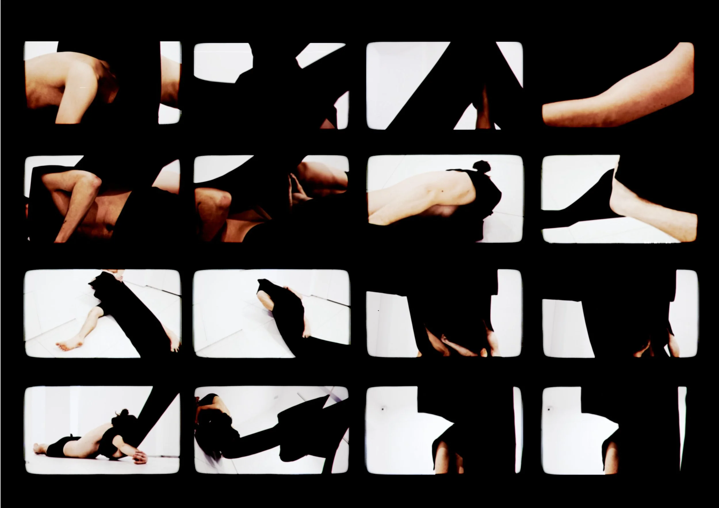 Julia Mazur_CROSSMAN-experimental movement rehearsal 2_Jakub Borkowski.jpg