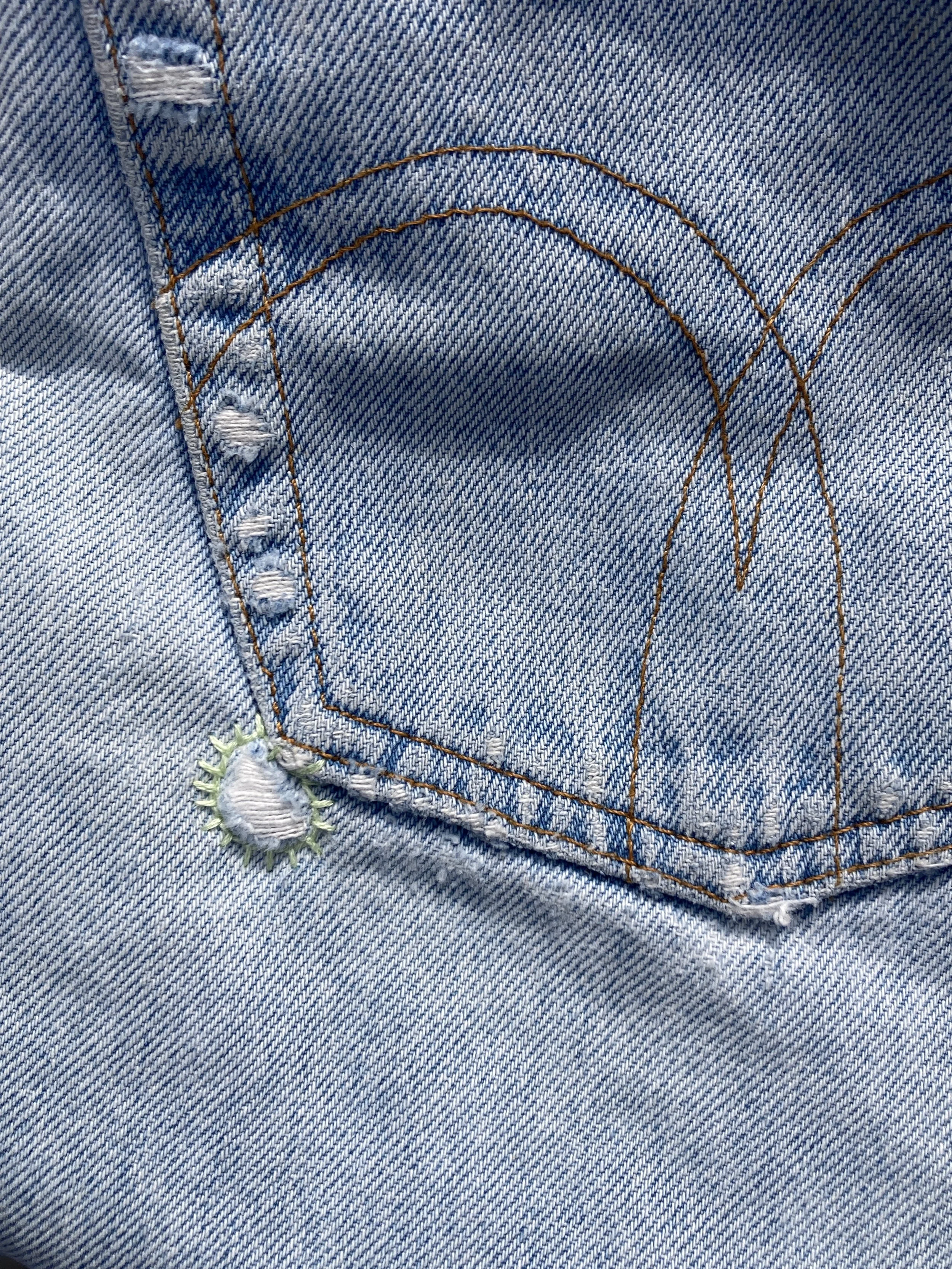 Chiron Floris - Mending2.JPG