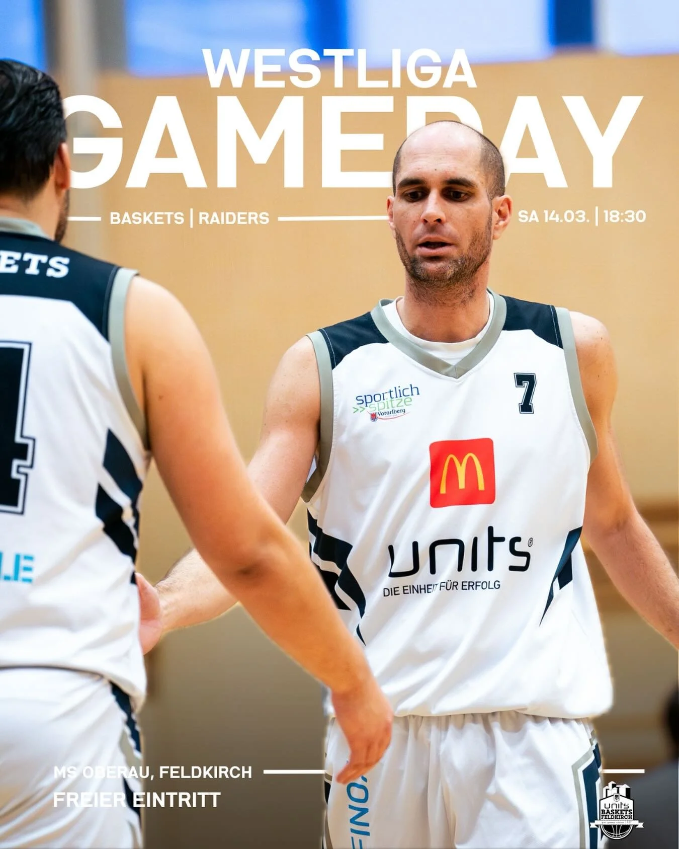 Am Samstag um 18:30 Uhr empfangen unsere Baskets im Westligaheimspiel die @swarcoraiders_basketball aus Innsbruck.
Nach dem Sieg gegen die TI und der guten Vorstellung gegen die Peartrees, wollen unsere Jungs den n&auml;chsten Sieg vor heimischem Pub