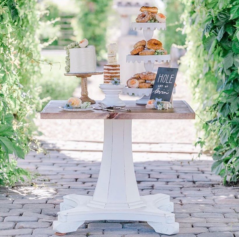 Spring has arrived and all the Farm Fresh vibes are coming like a freight train. And, I for one am all about it!

This Farm to Table Wedding vibe has been brought to you by the following amazing vendors:

Planning/Design @dreamereventsboise 
Venue @l