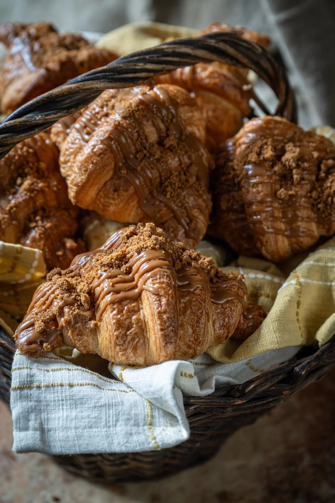 Debaere Biscoff Crossaint Vegan.jpeg