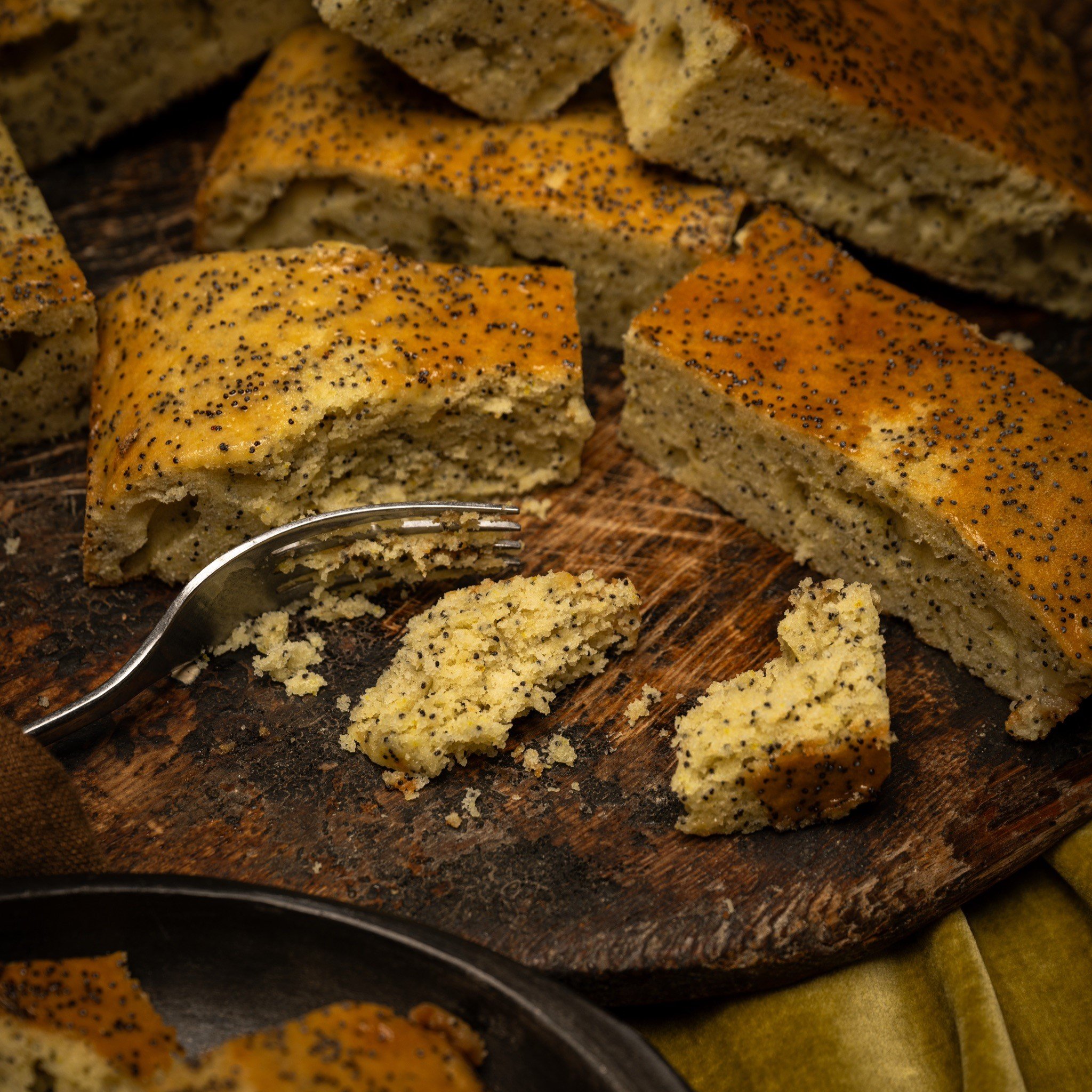 Vegan Poppy Seed Traybake
