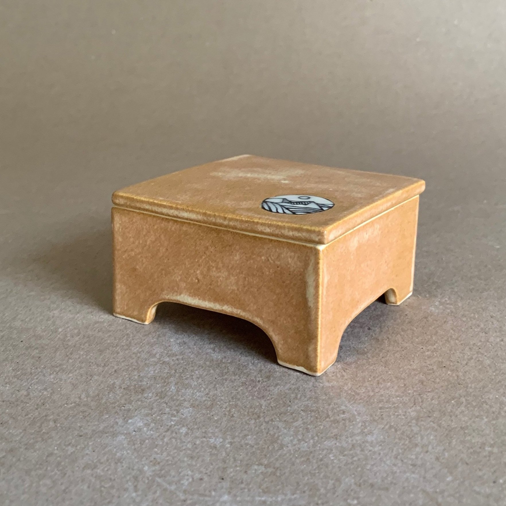 Box2.jpg