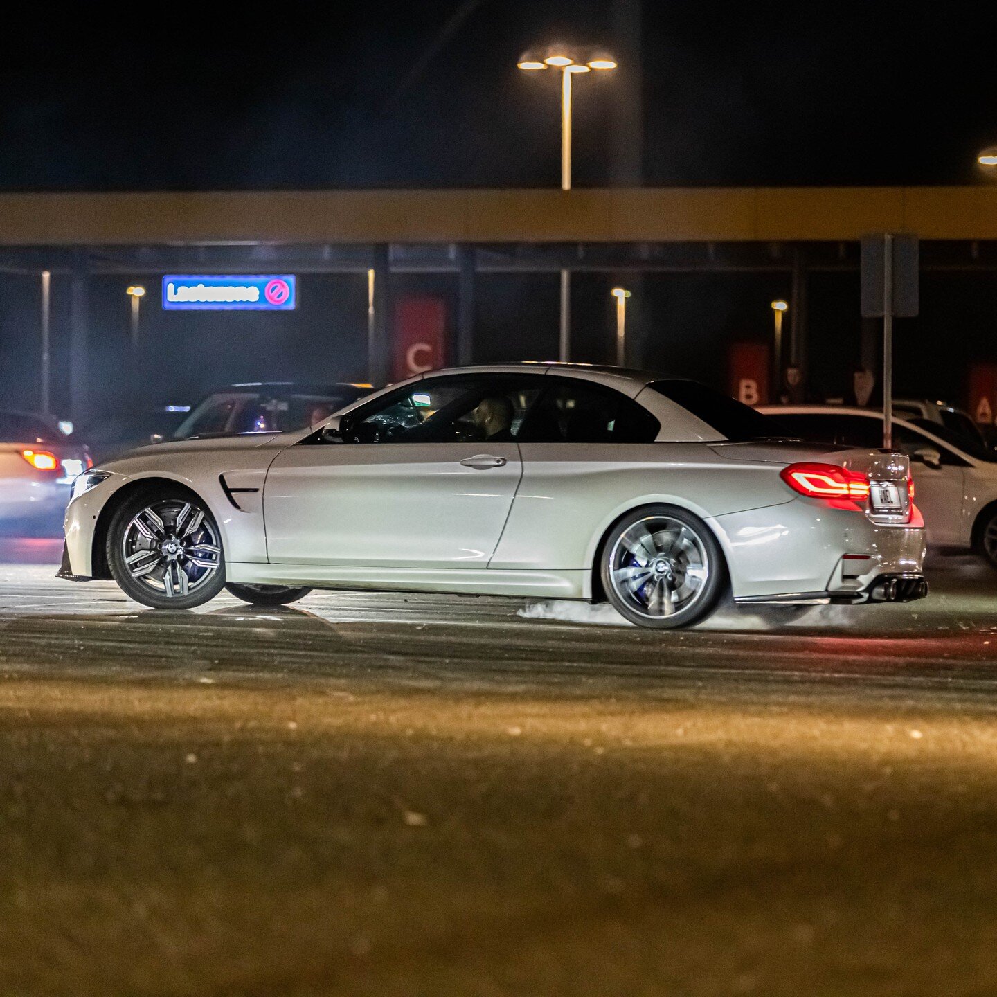 Canon Canon EOS 6D Mark II
ƒ/2,8
1/125
145 mm
ISO12800
|
|
|
|
|
|
#lokation.sj #lokationsj #car #bil #classic #carphotography #carporn #bmw #camera #dk #photooftheday #photographer #picoftheday #instaboom #instagood #instaphoto #instapic #canon