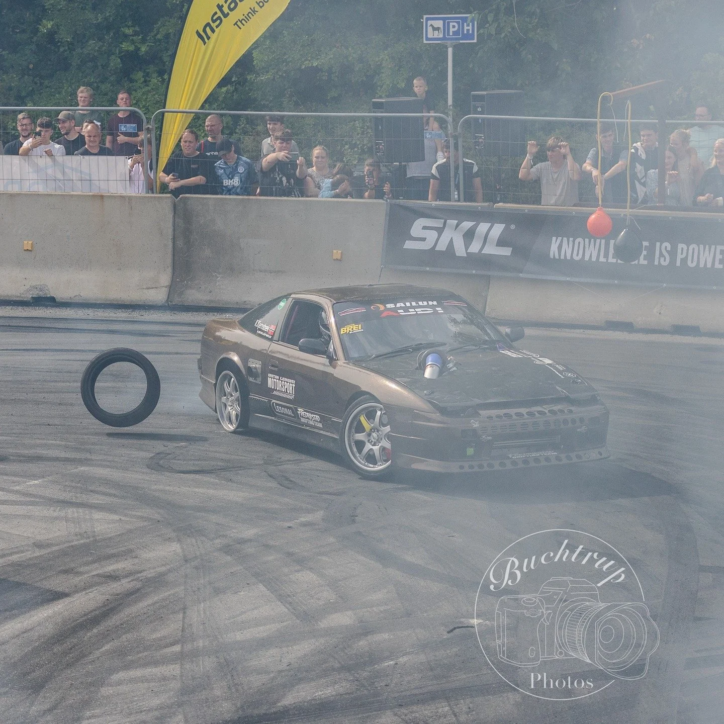 Auto Show Odense er endelig i gang igen! 🚗🔥
Selvom jeg desv&aelig;rre ikke selv kan v&aelig;re med i &aring;r pga. arbejde, skal I ikke snydes for stemningen. Her er et throwback til sidste &aring;rs show &ndash; og hvilken weekend det var!

F&osla