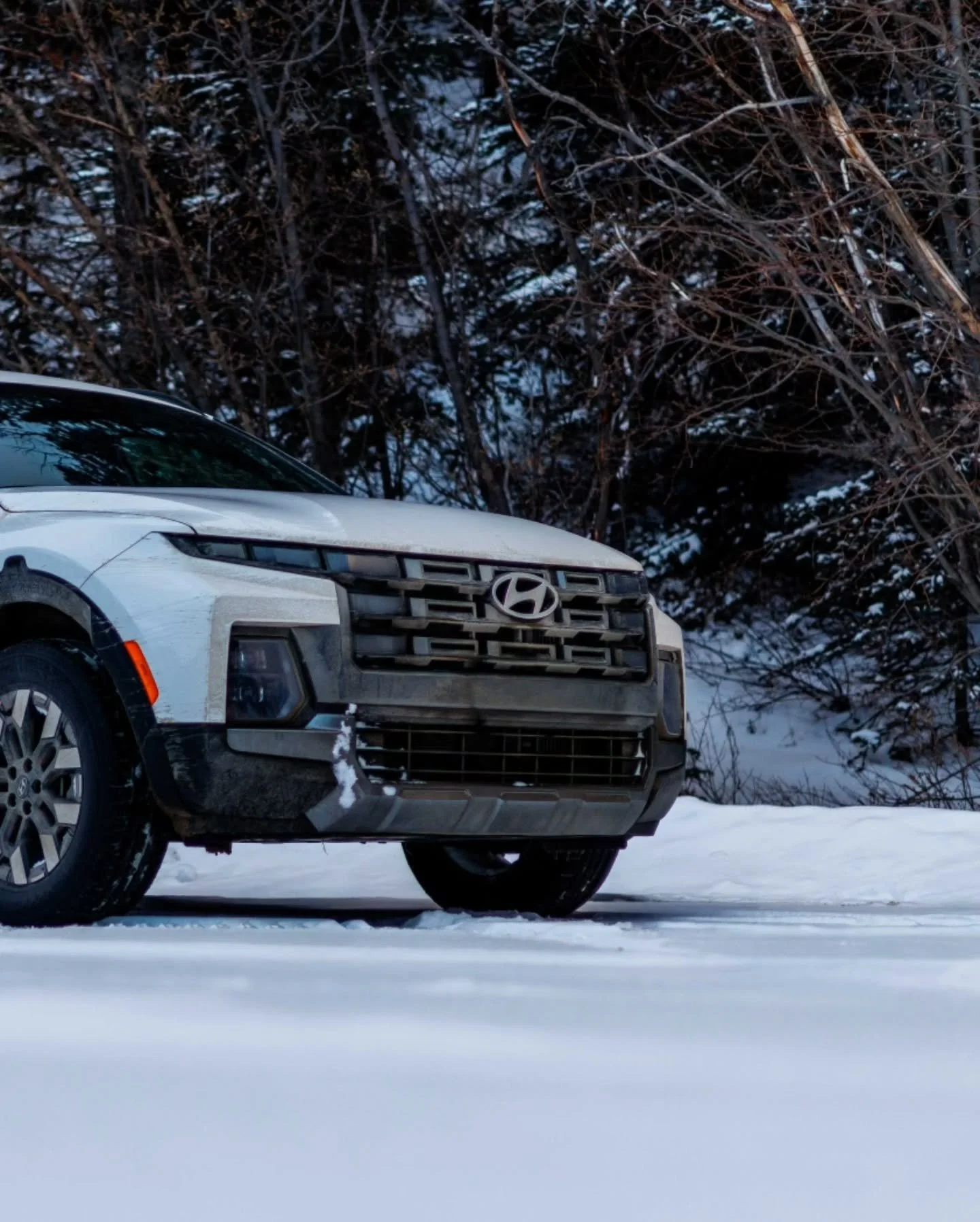 Cutting through the cold &ndash; one track at a time.
Hyundai Santa Cruz standing strong in the snow, framed by mountain silence and icy air 🌨️🌲

Details matter &ndash; and so does the gear.
Shot on Canon R5 Mark II with RF 70-200mm f/2.8 📷