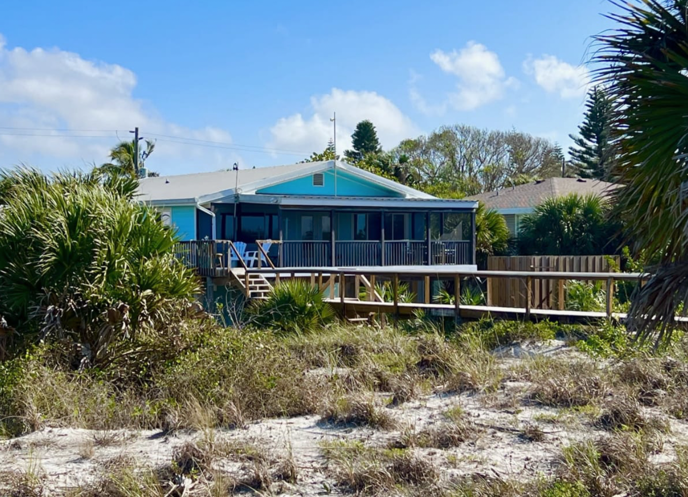 Open Heart House-Beachfront with screened in porch, three bedrooms, 2 bath plus outside shower.
