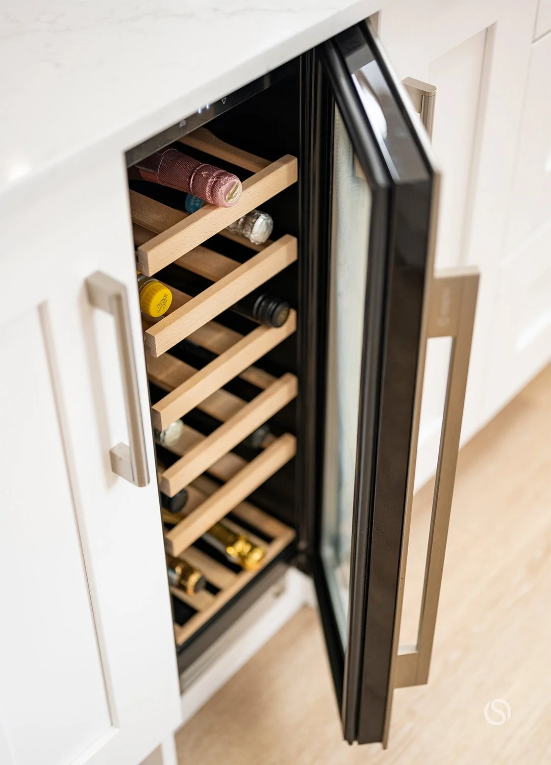 2.White-Kitchen-Wine-Cooler-Stretford.jpg
