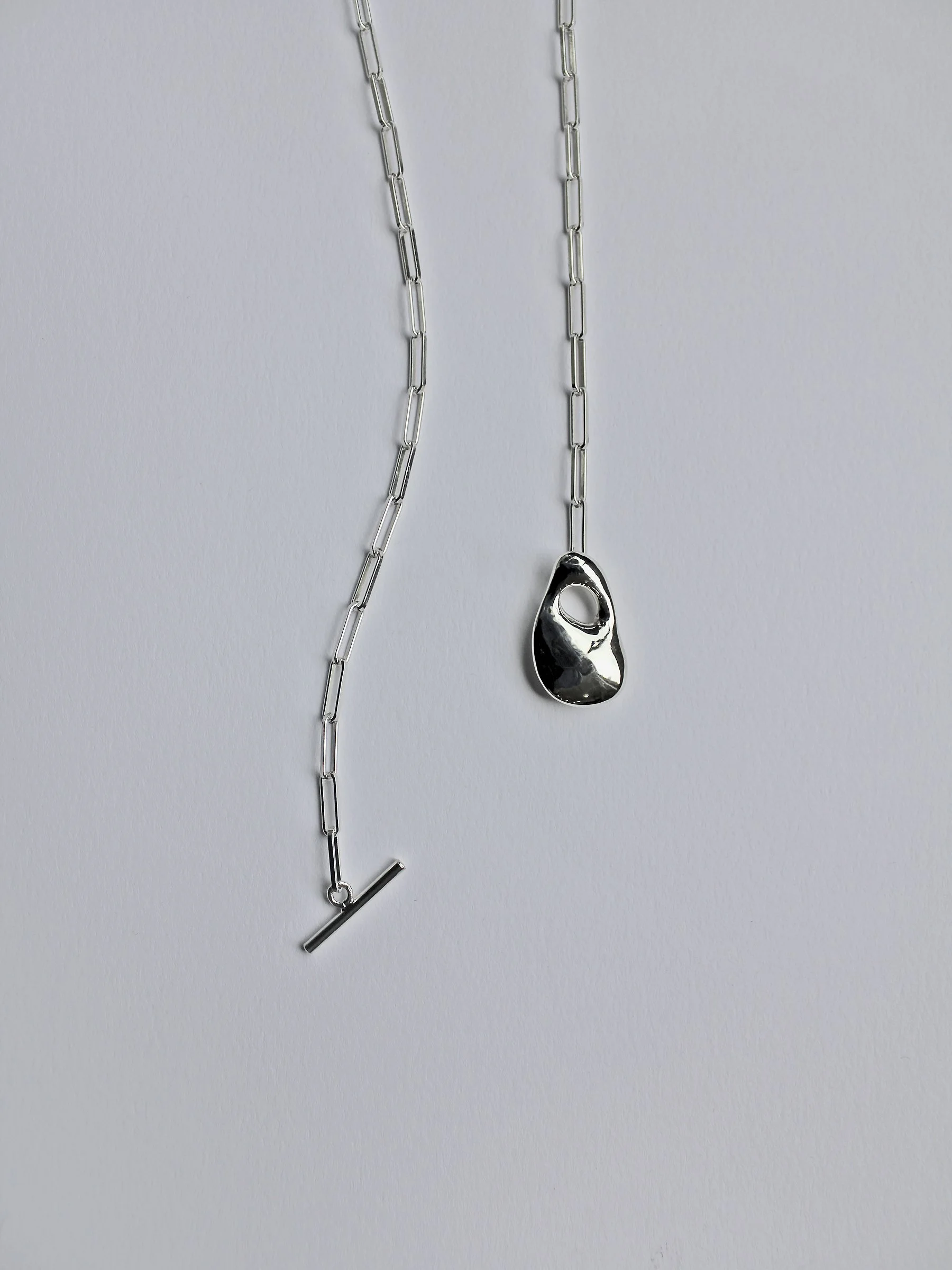 toggle_necklace_in_silver.jpg
