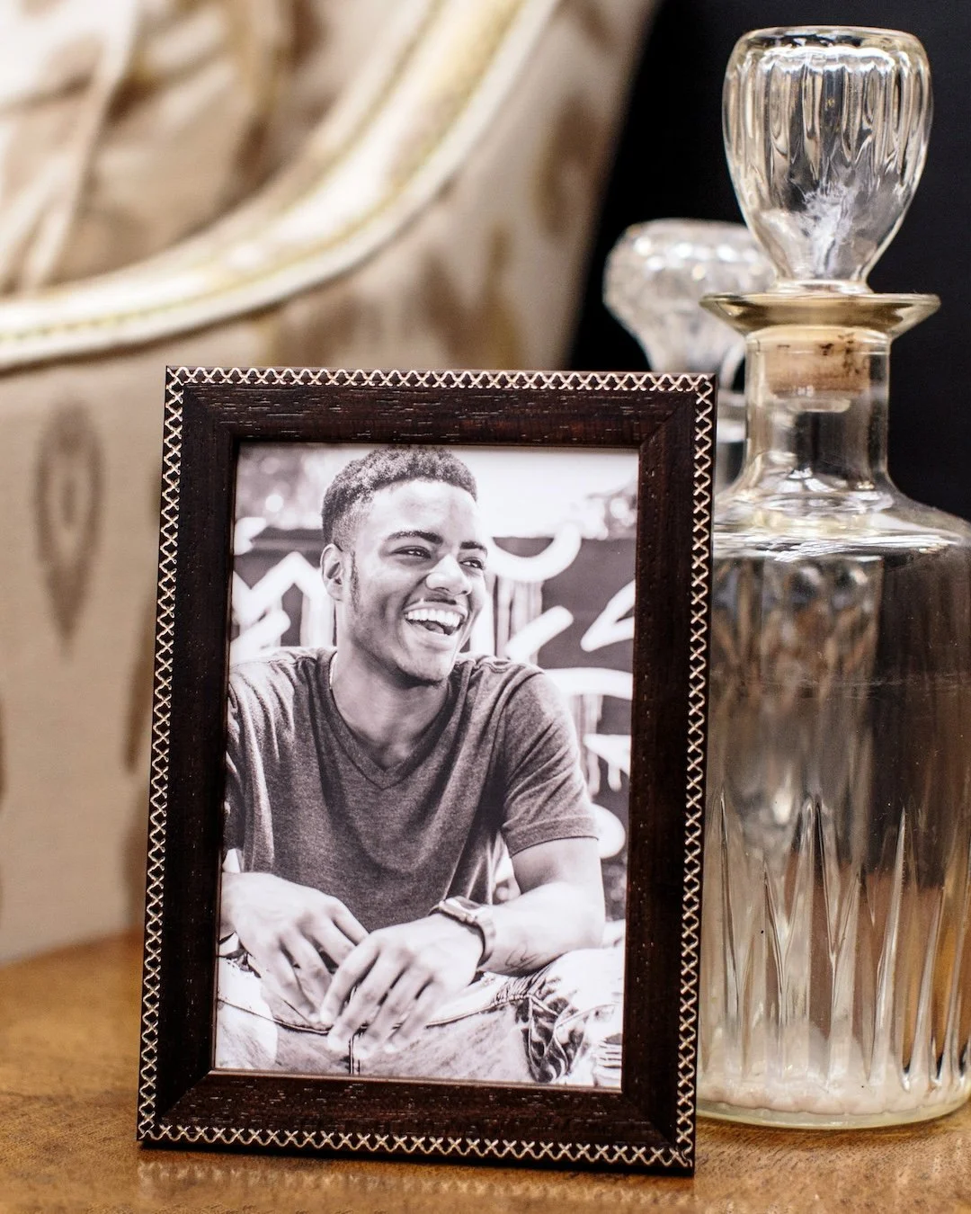 Big shopping day? We&rsquo;ve got big gifting energy. Pop in for photo frames, photo and art printing, local art, gift cards and all the custom framing magic that turns your favorite moments into unforgettable gifts. #holidayshopping #blackfridayshop