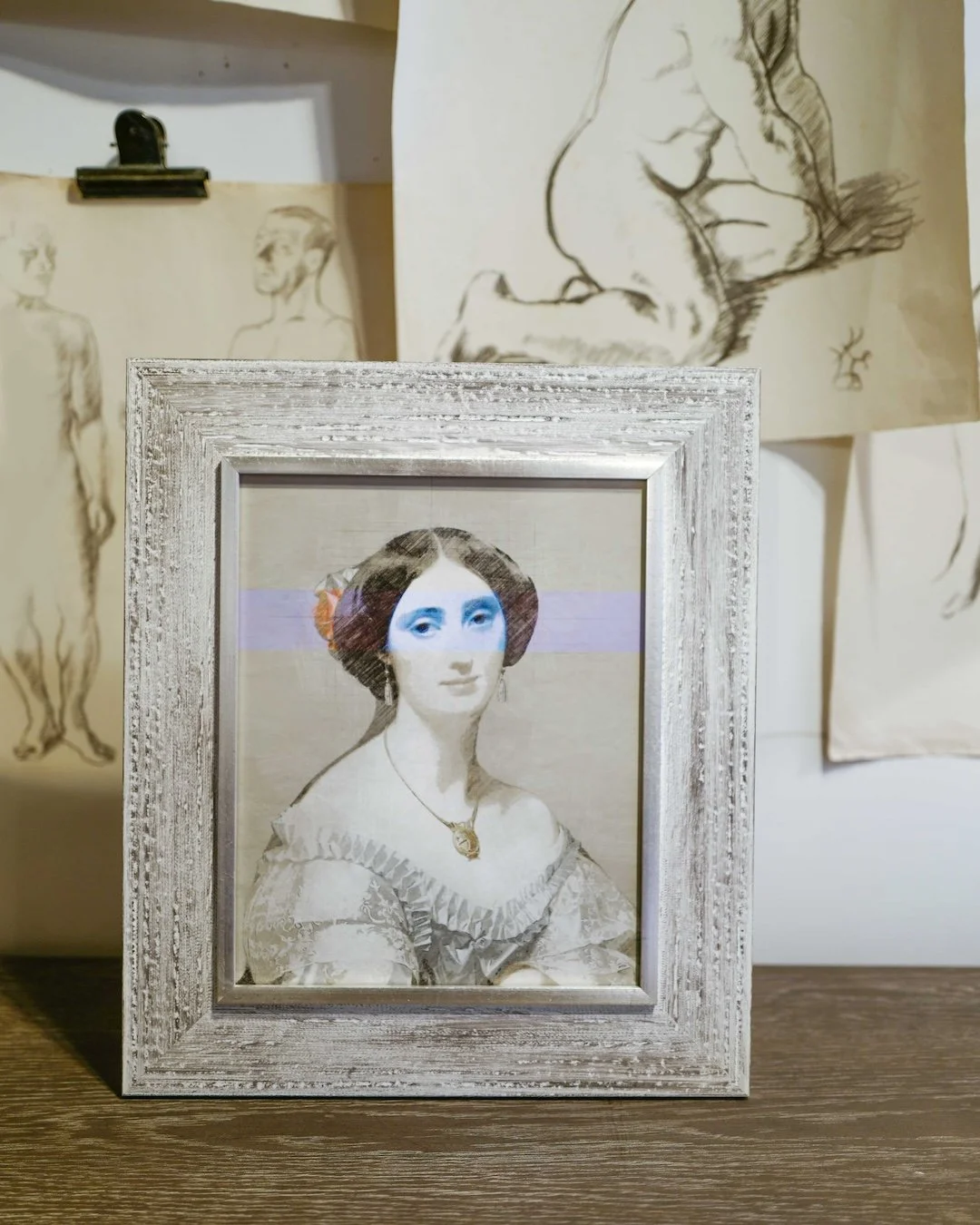 A collection of our favorite ladies on #GalentinesDay. 👑 #galentine #bemygalentine #valentines #valentinesday #customframing #chicagoframeshop #afslincolnpark #afshighlandpark #afsrivernorth #framewhatyoulove #lovewhatyouframe