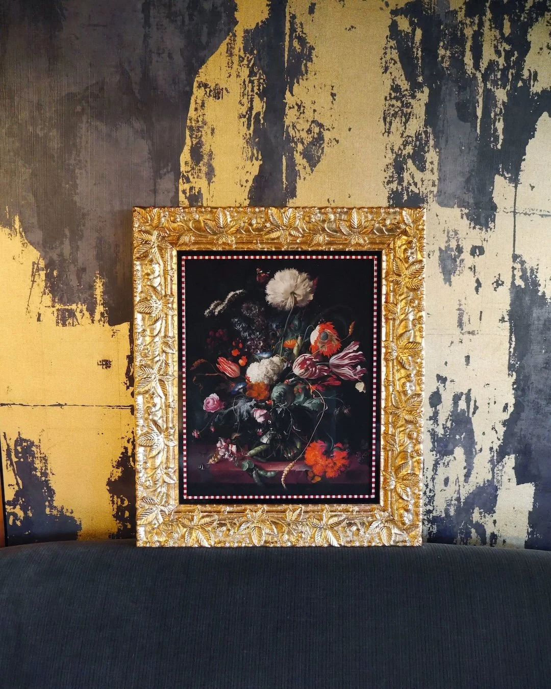 We wouldn't be doing our job if we didn't remind you that today is the perfect day to #framewhatyoulove and #lovewhatyouframe. &hearts;️ #valentinesday #happyvalentinesday #bemyvalentine #valentinesgifts #customframing #chicagoframeshop #afslincolnpa