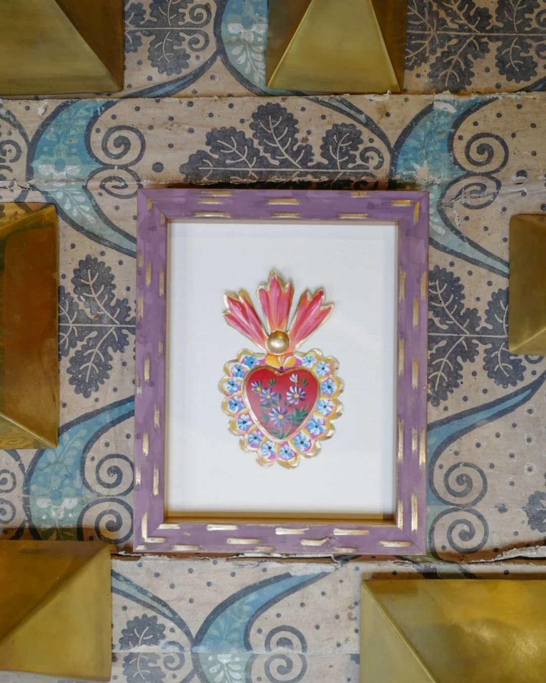 Color that plays well with others. 💜 Our new Pilsen collection is made for mixing &mdash; bold art, layered patterns, unexpected hues. It&rsquo;s the kind of frame that makes everything look better. #customframes #customframing #pilsen #pilsenchicag