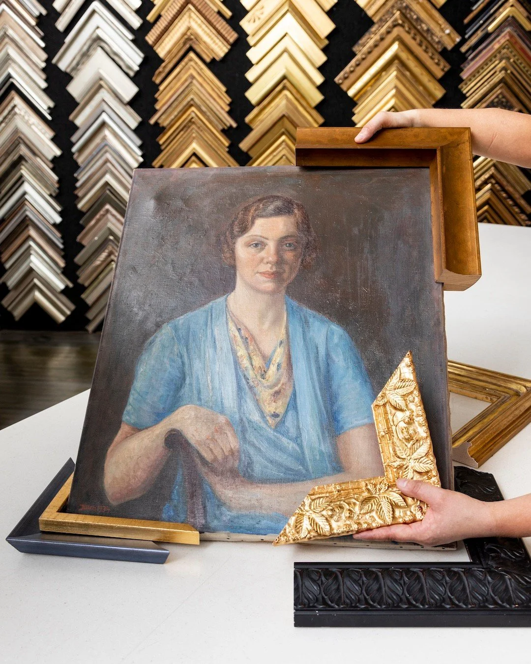 Long weekend to-do list: dig out that piece you've been meaning to frame. Come see us at #afslincolnpark, #afsrivernorth or #afshighlandpark!

#customframing #chicagoframeshop #framewhatyoulove #lovewhatyouframe #findyourperfectframe