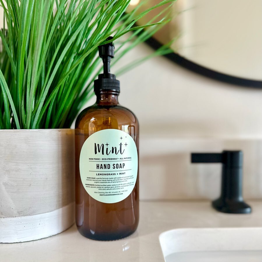 We care about our planet, which is why we only stock our rentals with the best products from the @localrefillery 🌱 

&bull;

&bull;

&bull;

#nowastephilosophy #vegan #organic #shoplocal #courtenaybc #comoxvalley #airbnbcanada #propertymanagement #v