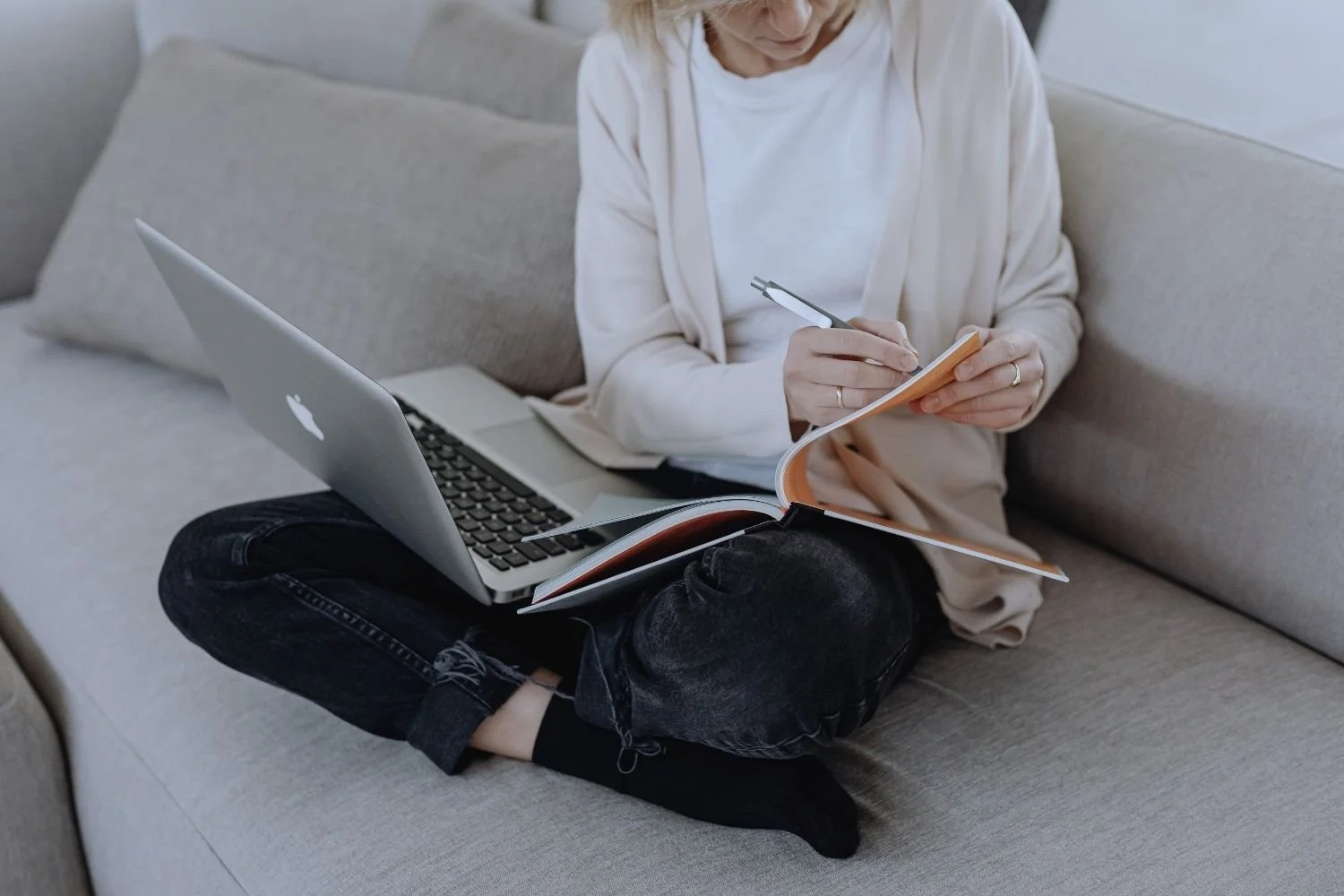 What to Do When a Parent Dies: A Therapist's Guide to the First Weeks