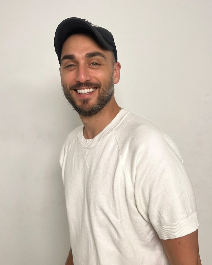 Guest Artist Daniele DeAngelis joins the Haug London Haus salon team in Fitzrovia.