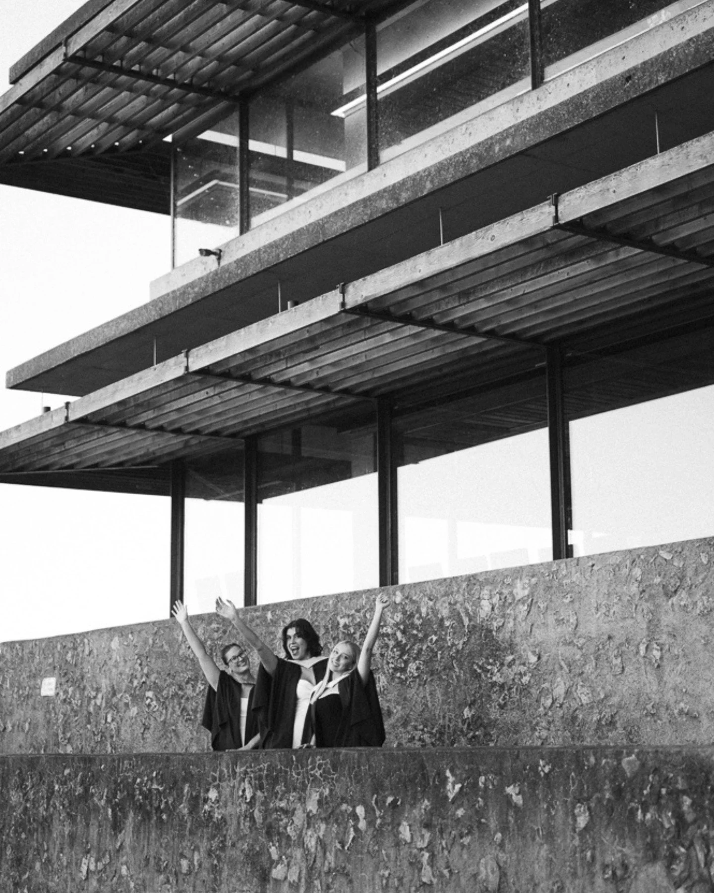 The #Classof2026 is looking 🔥

Just a little reminder I am unfortunately all booked for fall photos! I will be releasing spring sessions in the new year. Thank you to the grads who reached out, I wish I could take everyone's photos! 🤍

#2026graduat