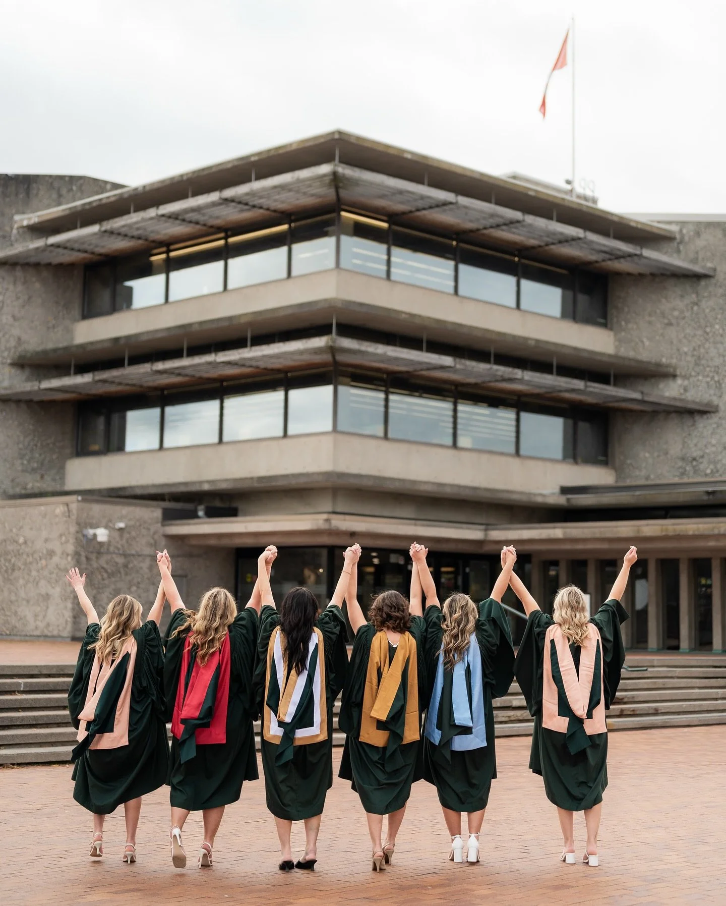 that&rsquo;s a wrap for fall graduation sessions for 2025 🎓✌️

thank you to all the lovely grads who trusted me to capture such a fun time in their lives. 

next up, holiday minis (dropping soon) ✨