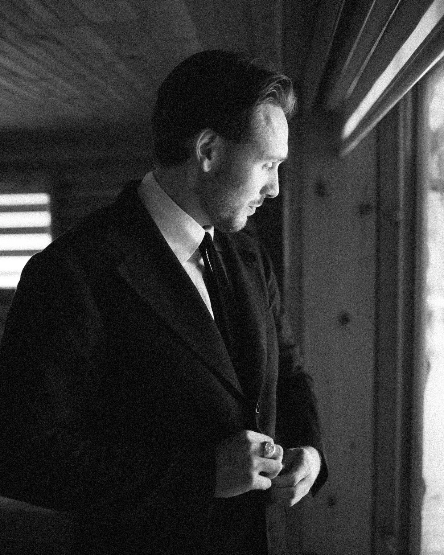 black &amp; white candids for the soul ✨

also, wedding collections are $250 off until sunday (if ya wanna work with me)