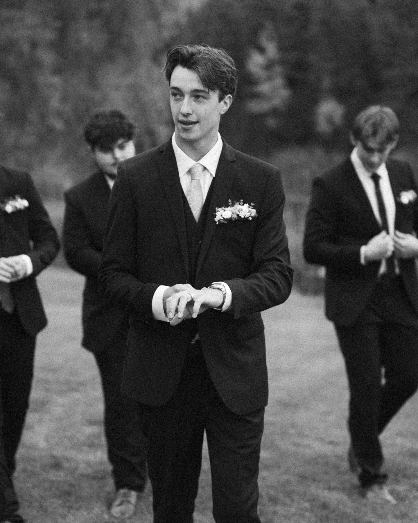 Getting to second shoot with the loveliest @kaylalefrancphoto means getting to spend more time taking fun shots of the groom and his group! 

Swipe to see one of my favourite wedding favours/details. 📰

Venue: @on_the_ridge_events 
Suits: @tiptop 

