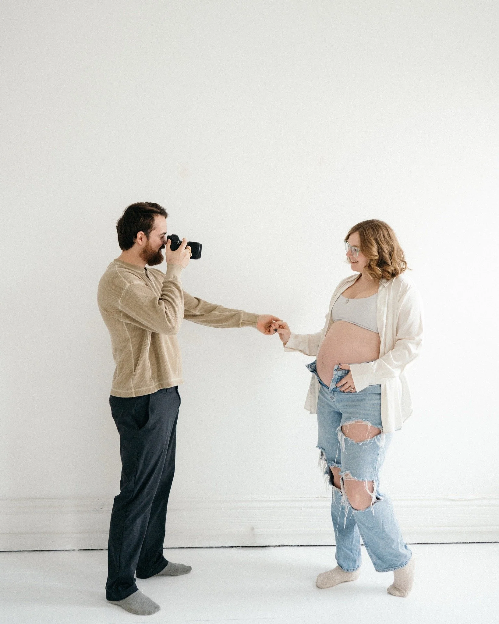 new beginnings captured in studio 5 ✨

it is genuinely such a pleasure to meet the people i do through this "job" and watch them go through all of the exciting life journeys 🤍 from graduation, to their wedding, to capturing their newest me
