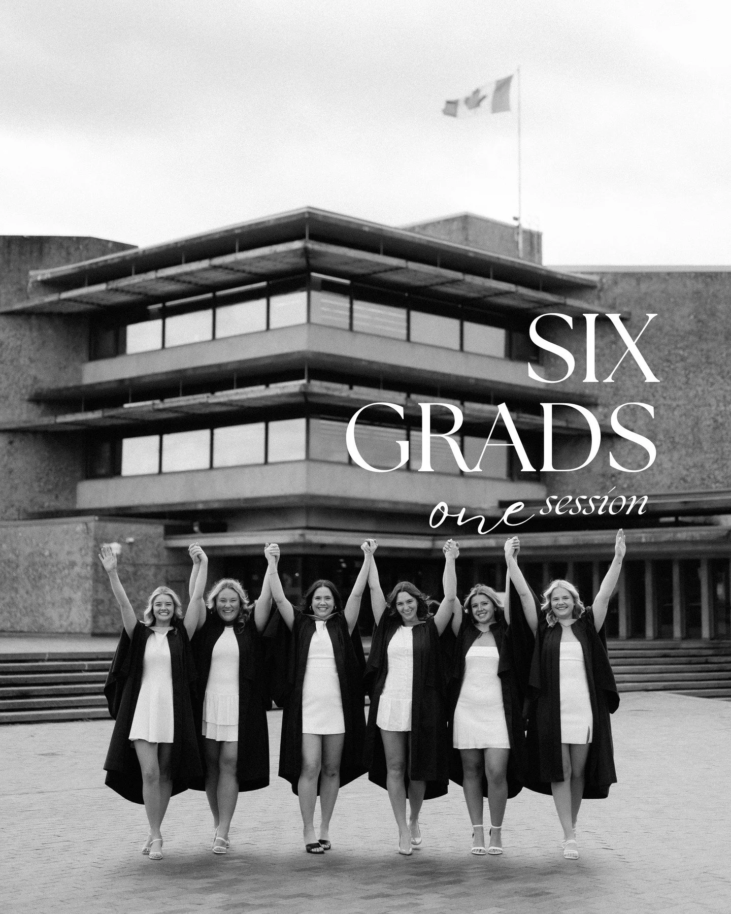 ✋🏻👆🏻 graduates, one session

"hey alyssa, what does a group session with you look like?" 

every group is different but we always get the best shots of everyone ✨

trent university, graduation session, senior session, class of 2026, grad