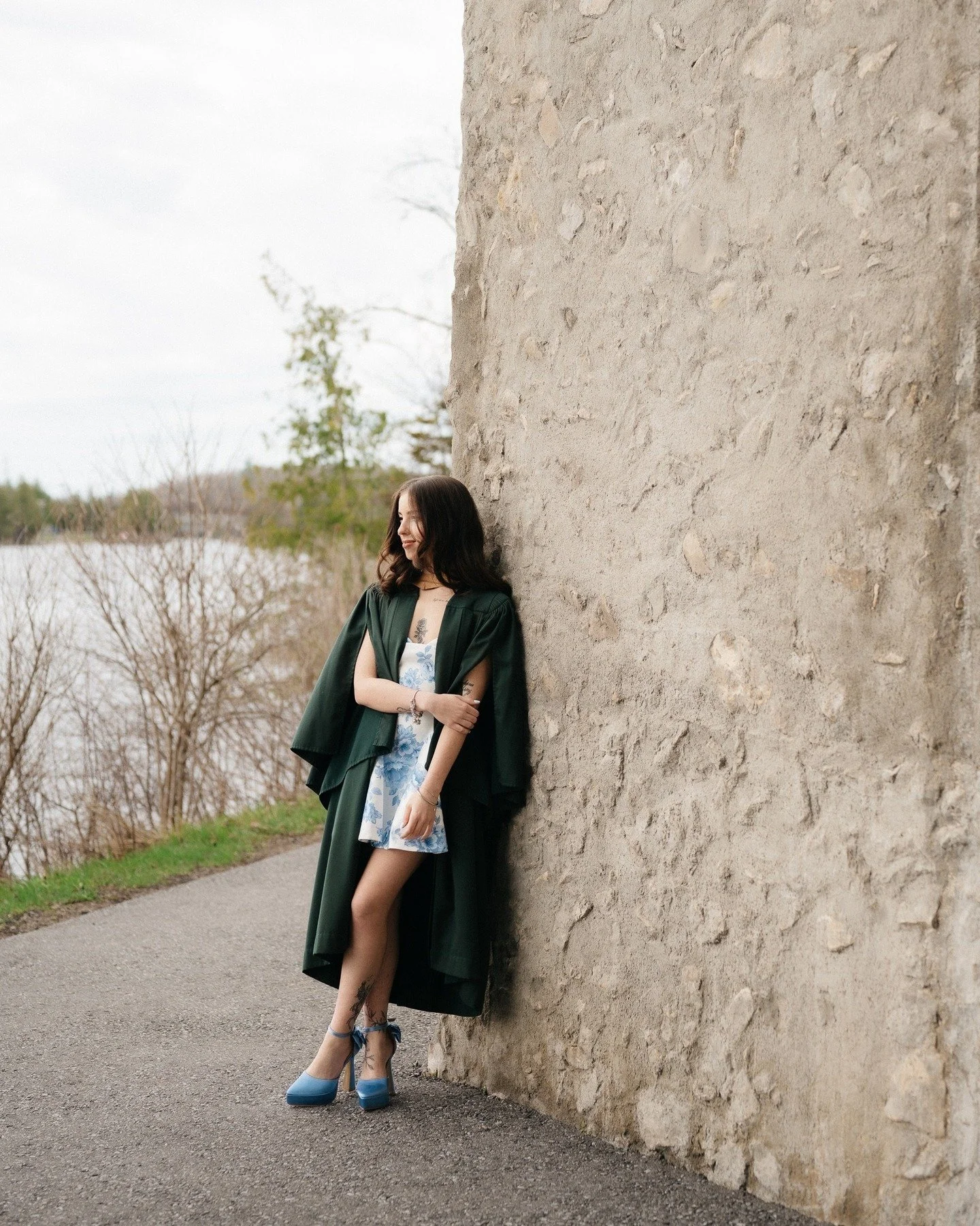 🎓 FALL GRAD BOOKING IS OFFICIALLY LIVE! 🎓

Before you head over to grab your spot, I have some very exciting personal news to share: I am expecting my first child late this fall! 

Because of this life update, my personal availability for fall sess