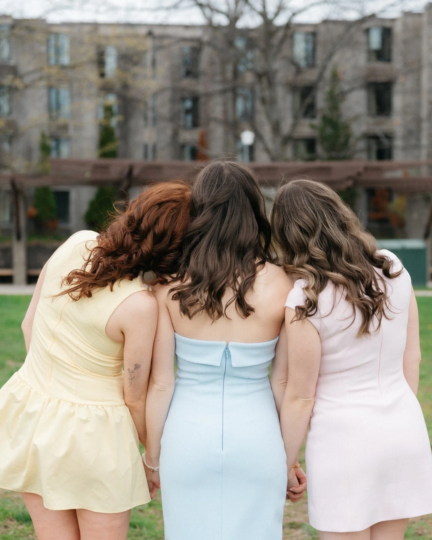 If I had a nickel for every set of triplets at Trent I've photographed... I'd surprisingly have 2 nickels!

Nothing better than family joining for a graduation session... especially sisters. 🫶

trent university, graduation session, senior session, c