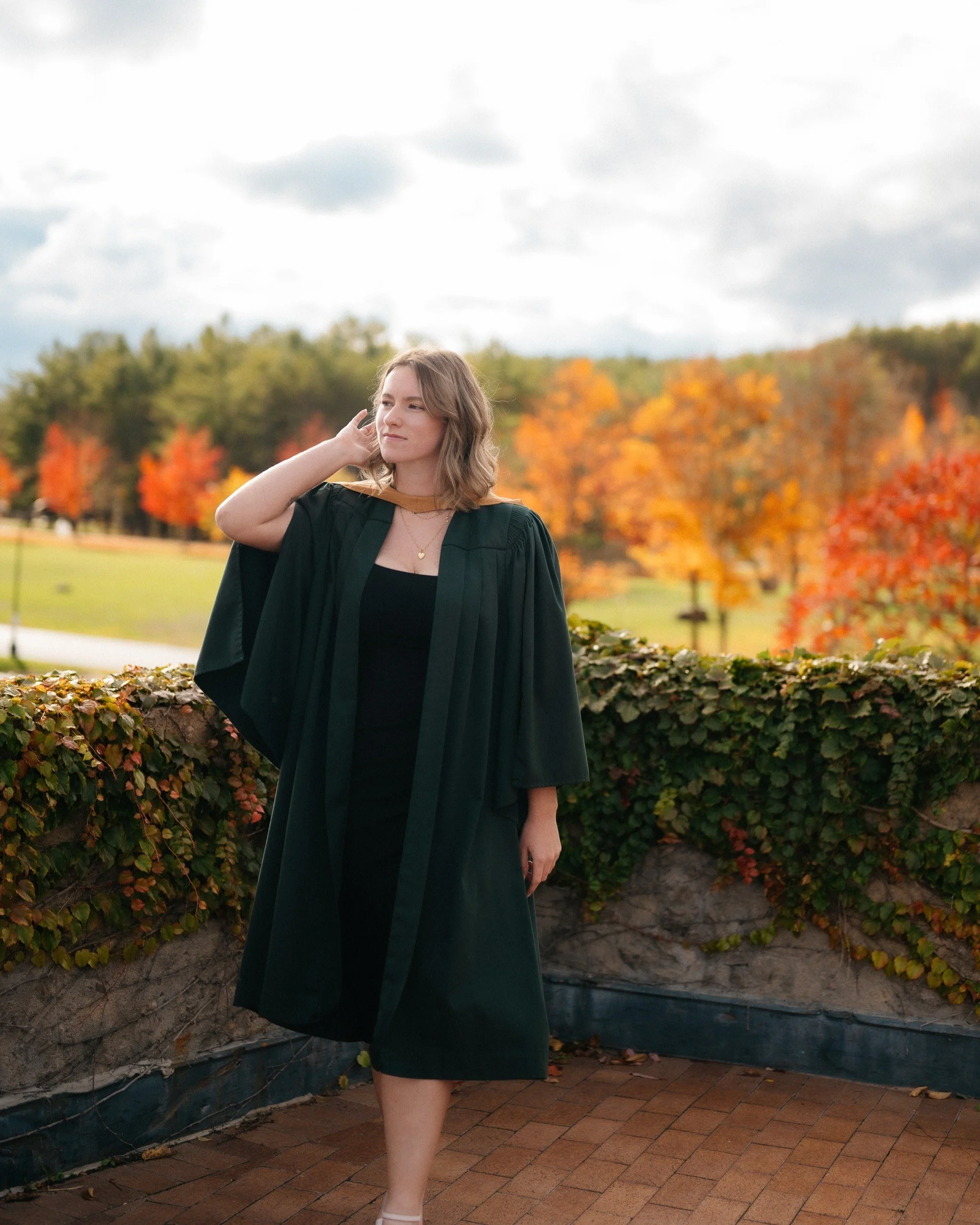 This year's campus colours are already looking up to par with last year. 🍂✨

trent university, graduation session, senior session, class of 2027, graduate, graduation photography