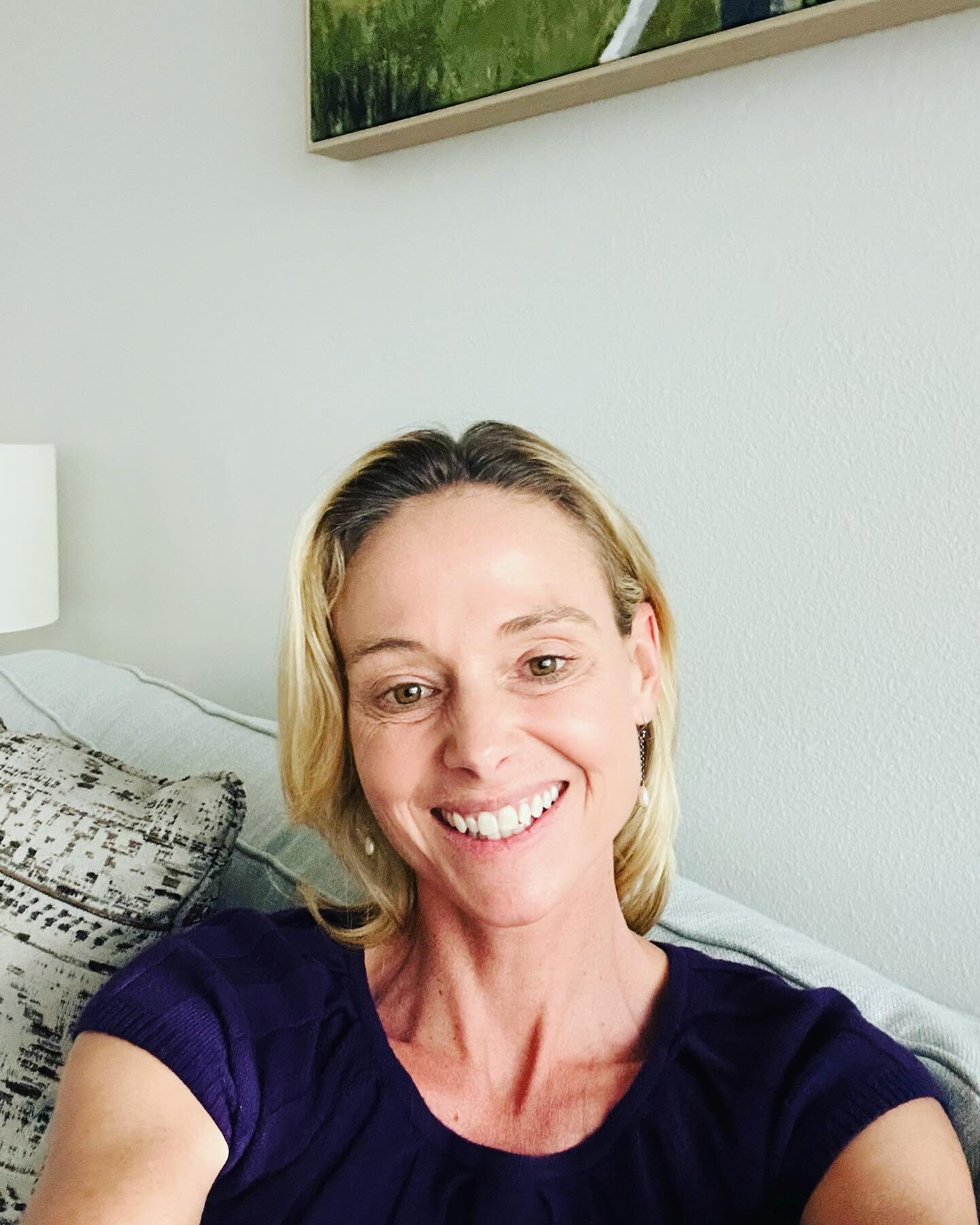 Feeling great on this Friday evening. I love helping couples communicate, connect and bond. 

#encinitastherapy #couplestherapy #love #intimacy #connection #relationships
