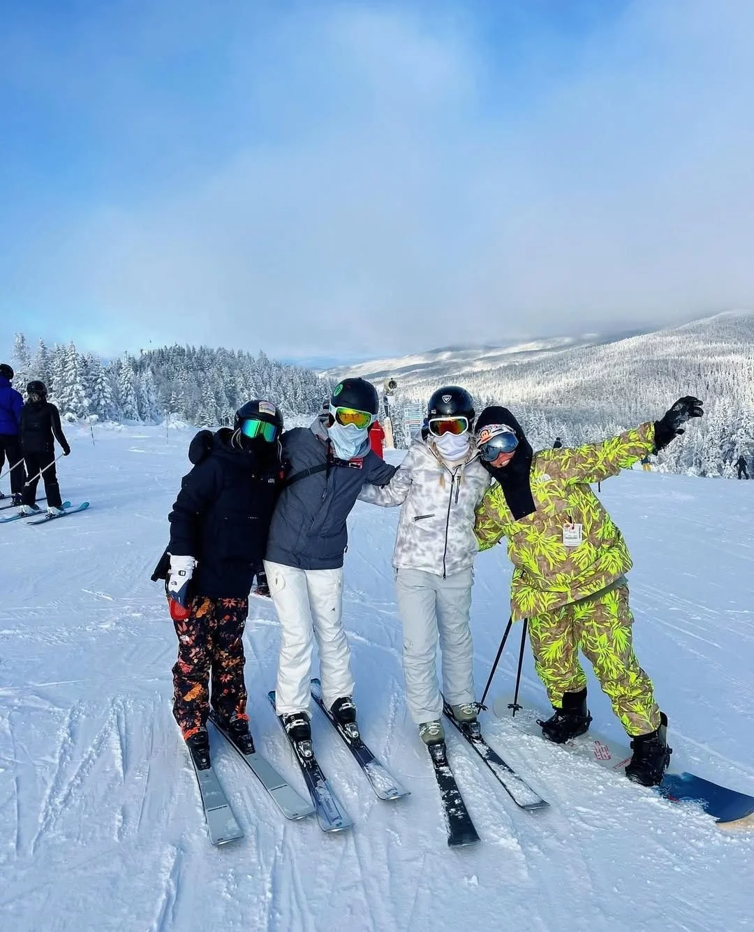 Two weeks out and we're already feeling those PowDaze vibes again 🤟❄️ The smiles, the lifts, the apr&egrave;s &mdash; the countdown is on.⁠
⁠
#PowDaze #OutsideLife #Ski #Snowboard #Travel #CollegeTravel #SkiTrip