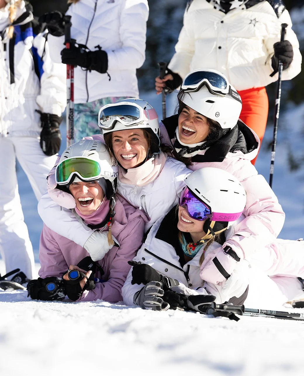 Unreal week on the mountain with the PowDaze crew 🔥 Good vibes, deep turns, and apr&egrave;s that went completely off the rails 🍾 We'll see you in January!⁠
⁠
More clips dropping soon 📸 @wesley_snaps #PowDaze #OutsideLife
