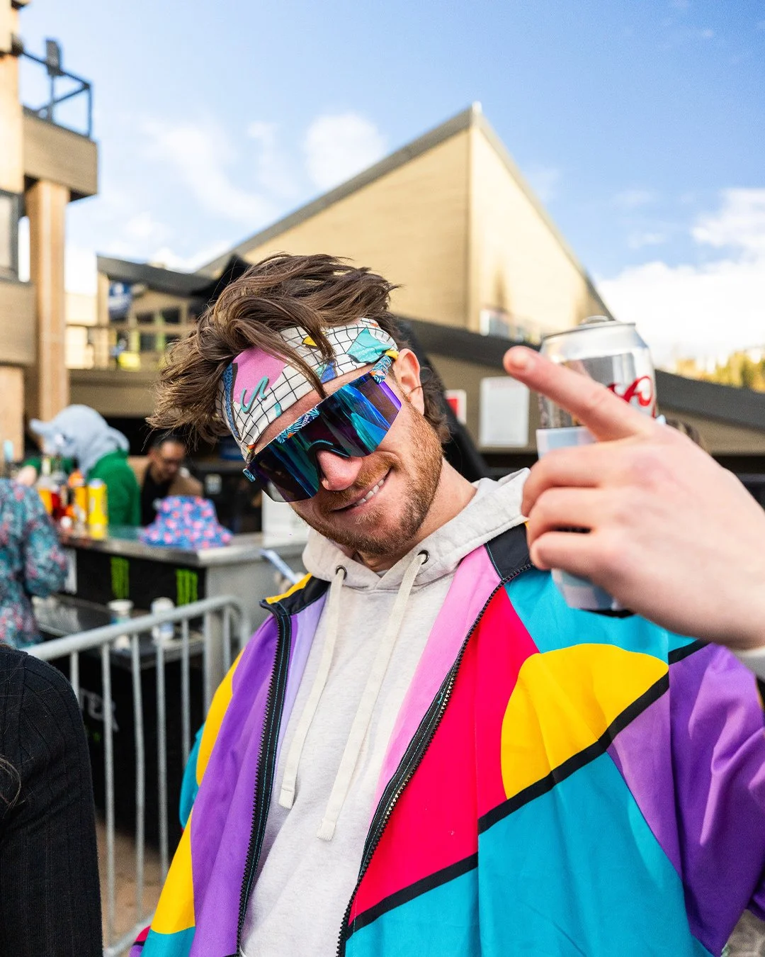 Smile if you're ready for apr&egrave;s 😁🍻 #OutsideLife #Apr&egrave;s