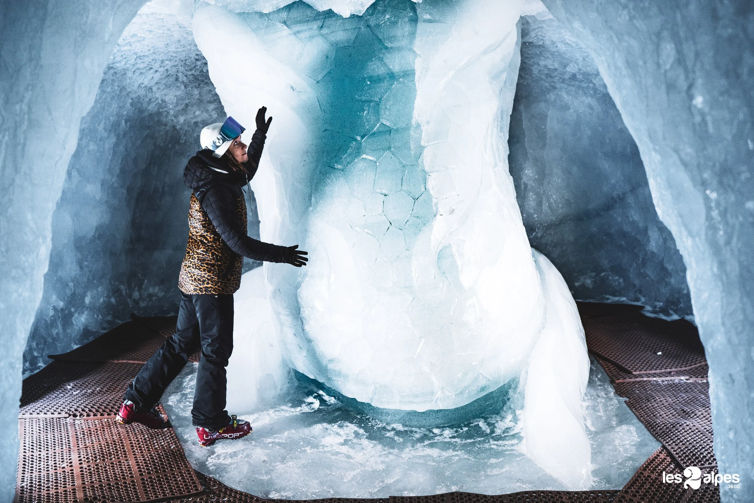 LES 2 ALPES ICE CAVES