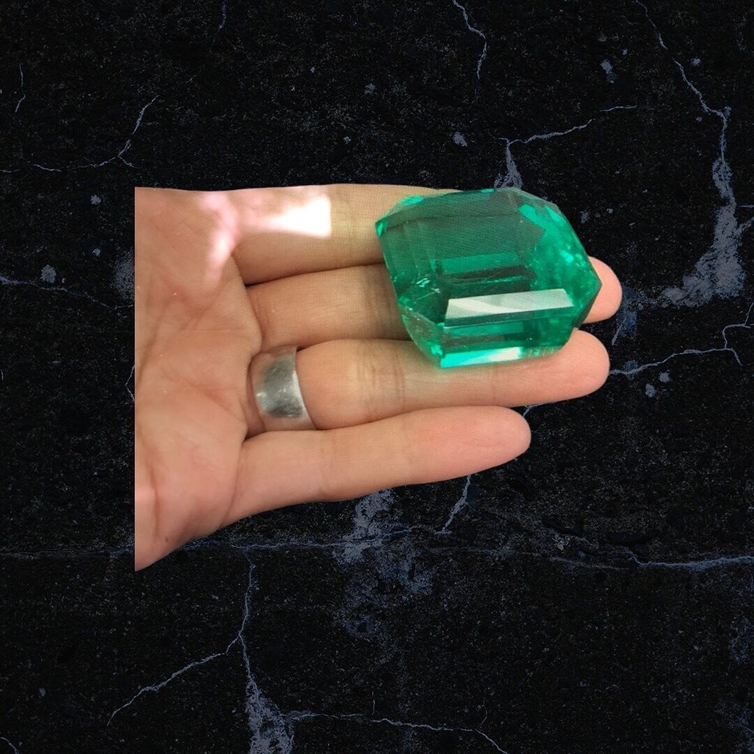 Still dreaming of MAY birthstone?

&hellip;
&hellip;
&hellip;
#emerald #emeralds #loosestone #may #birthstone #periodjewelry #periodjewels_inc #beverlyhills #california #geneva