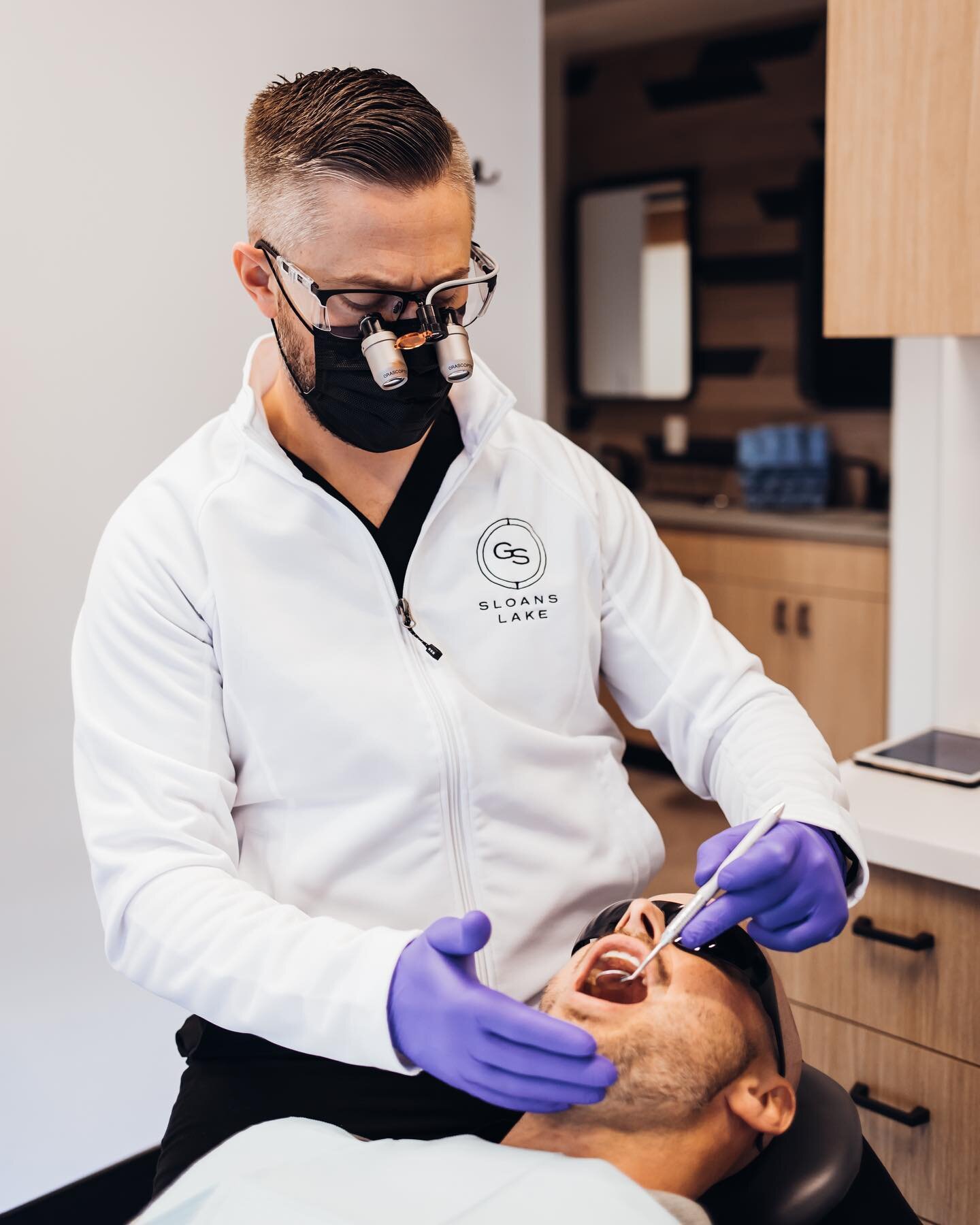 Did you know that teeth grinding or clenching can cause headaches, muscle pain, and lead to expensive dental issues? Early recognition of these issues can prevent long term pain and expensive dental treatment.  Click the link in our bio to schedule y