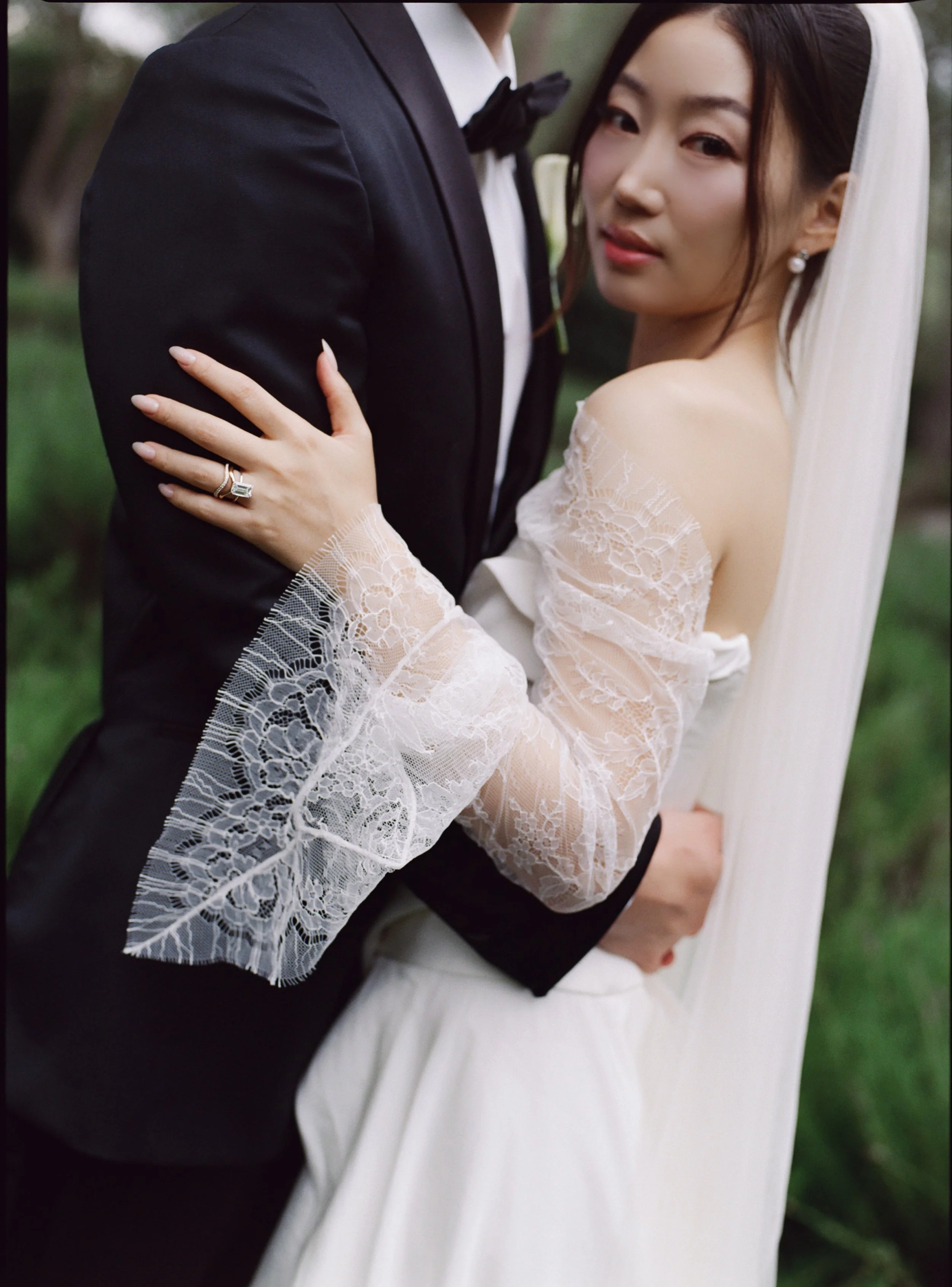 lauren-jason-wed-700.jpg