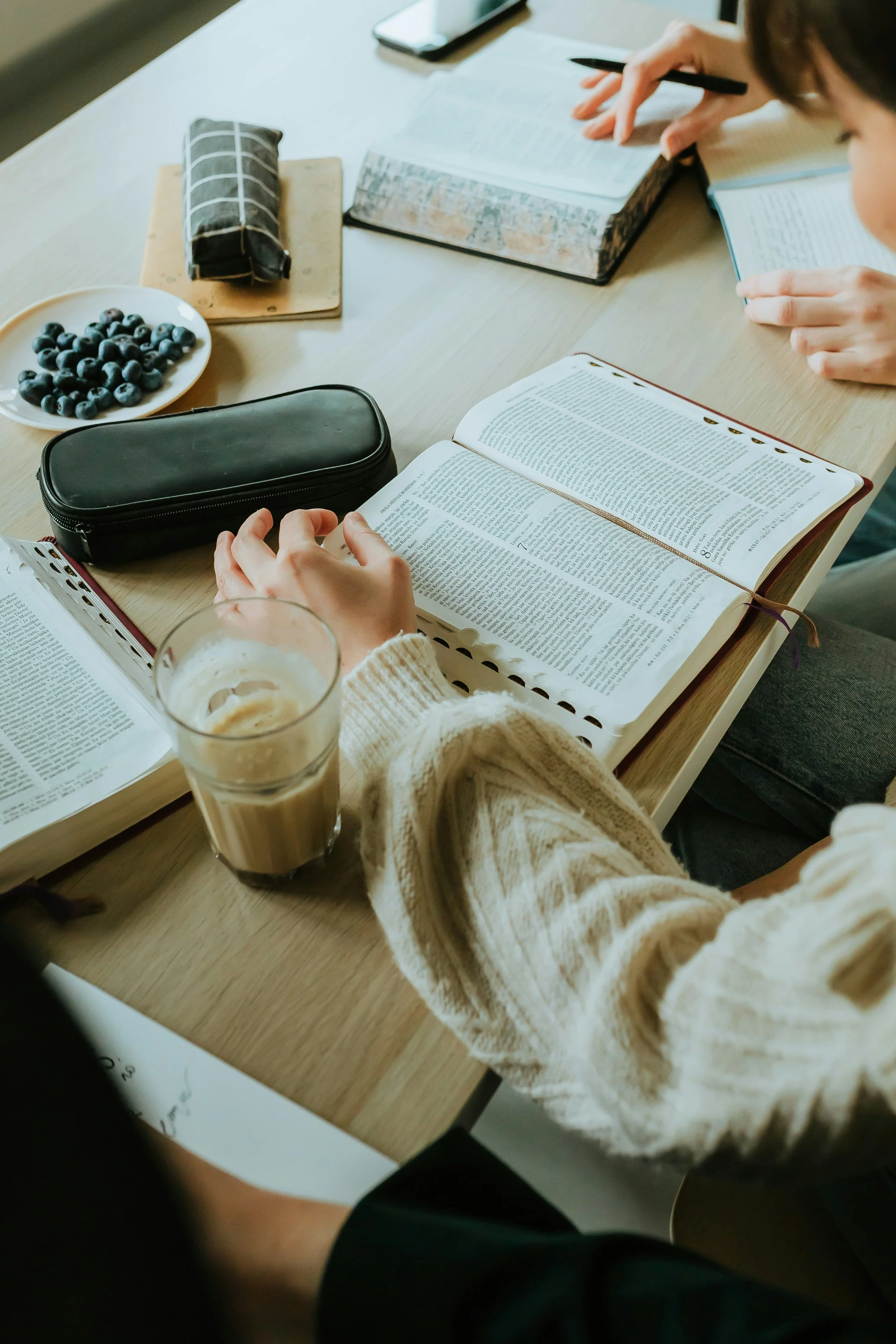 Learning From Scripture Learning from Biblical Examples: How Scripture Guides Our Walk with God ...